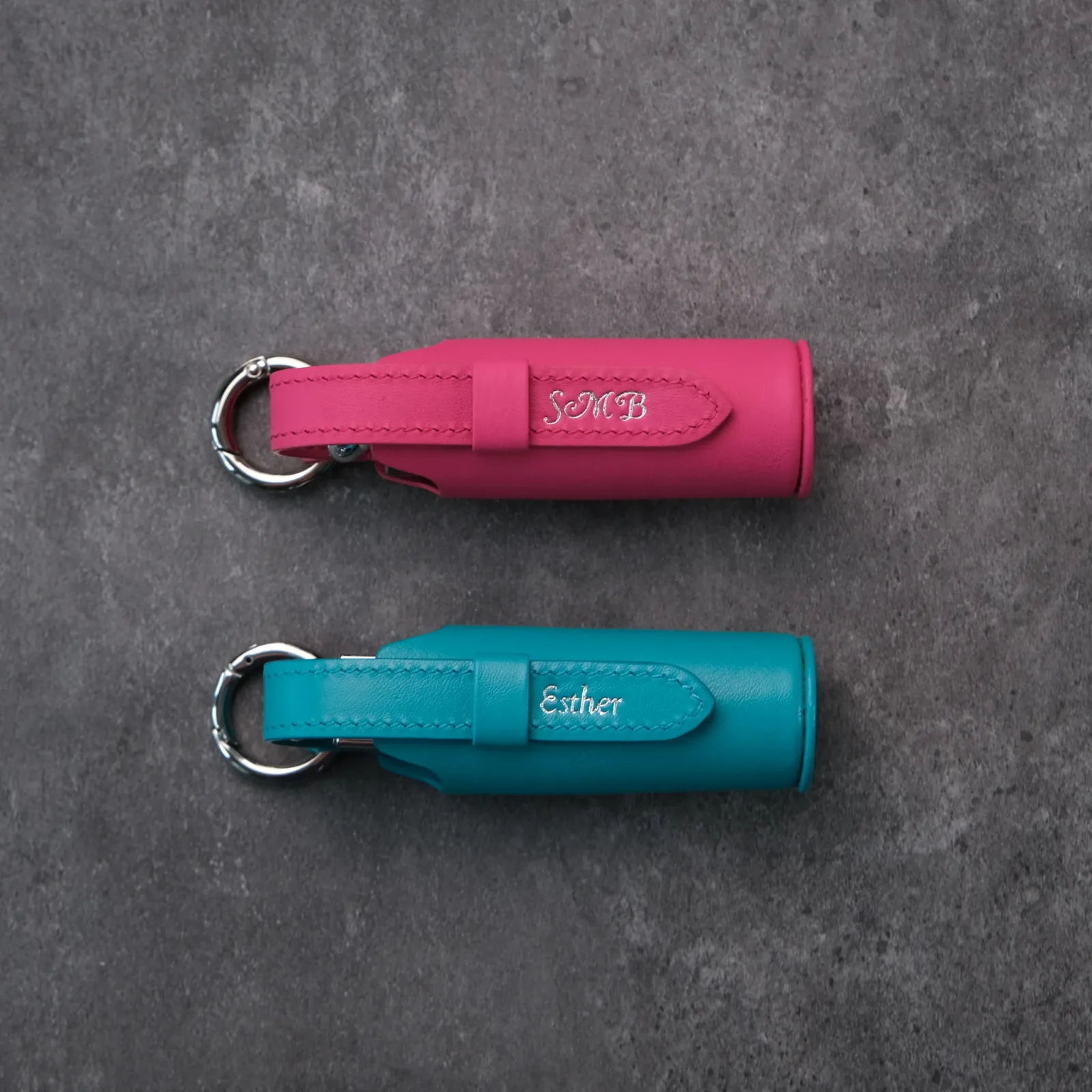 Ảnh Studio Charm son đeo túi - KOI Leather