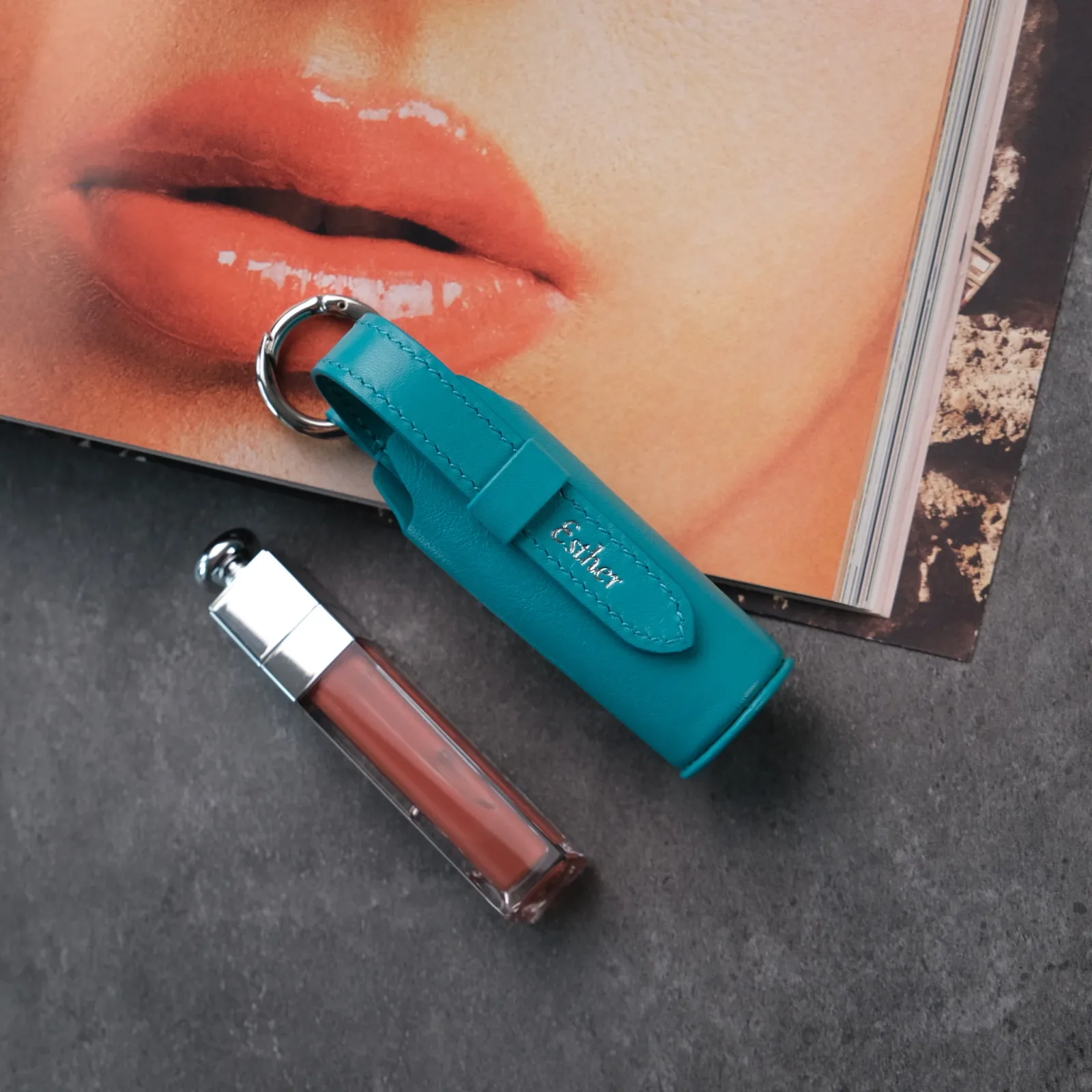 Ảnh Studio Charm son đeo túi - KOI Leather