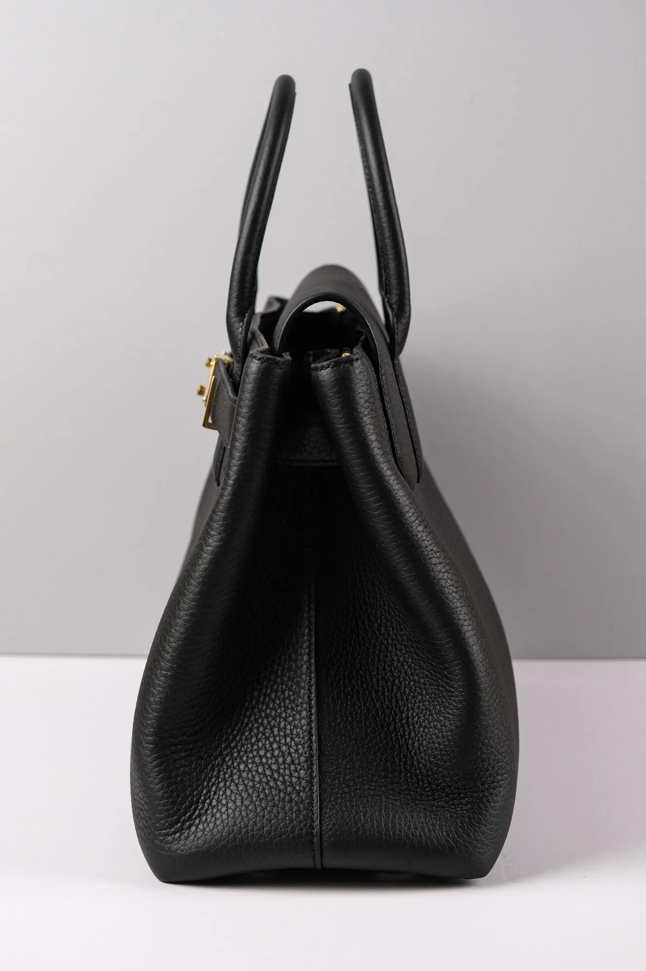 Ảnh Studio Túi tote da Clemence màu đen khoá cài kèm quai đeo - Koi Leather