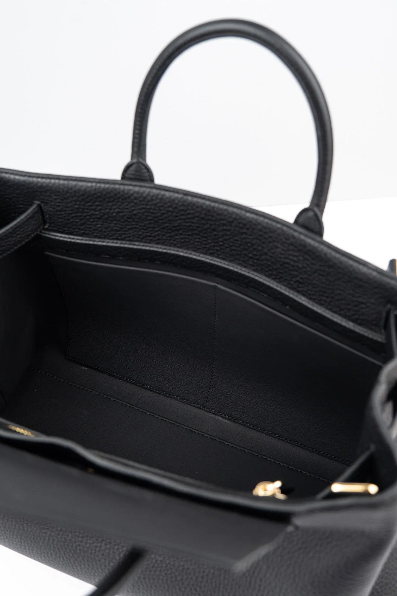 Ảnh Studio Túi tote da Clemence màu đen khoá cài kèm quai đeo - Koi Leather