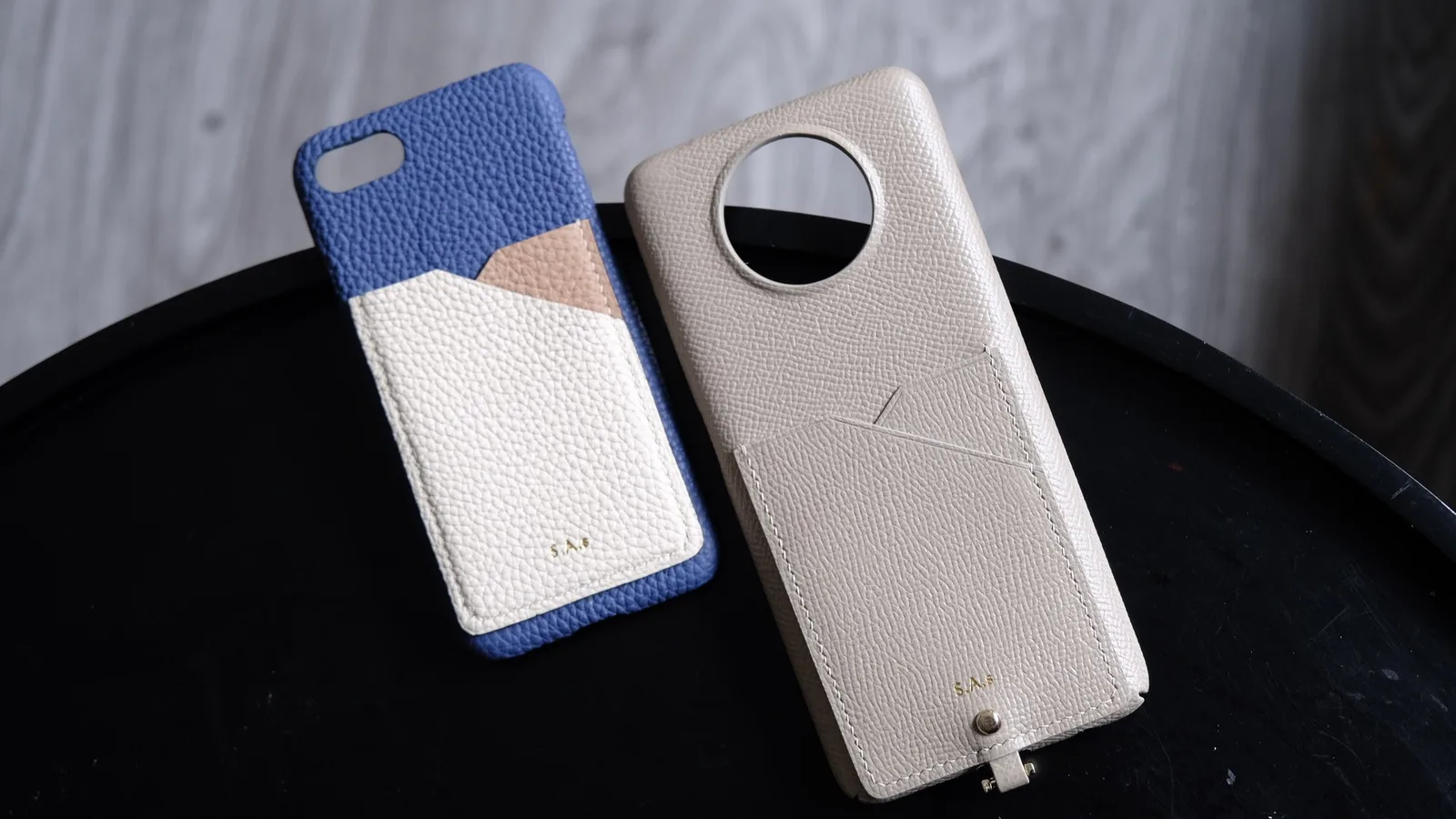 Ảnh Studio Ốp lưng điện thoại da bò có ngăn đựng thẻ - Koi Leather