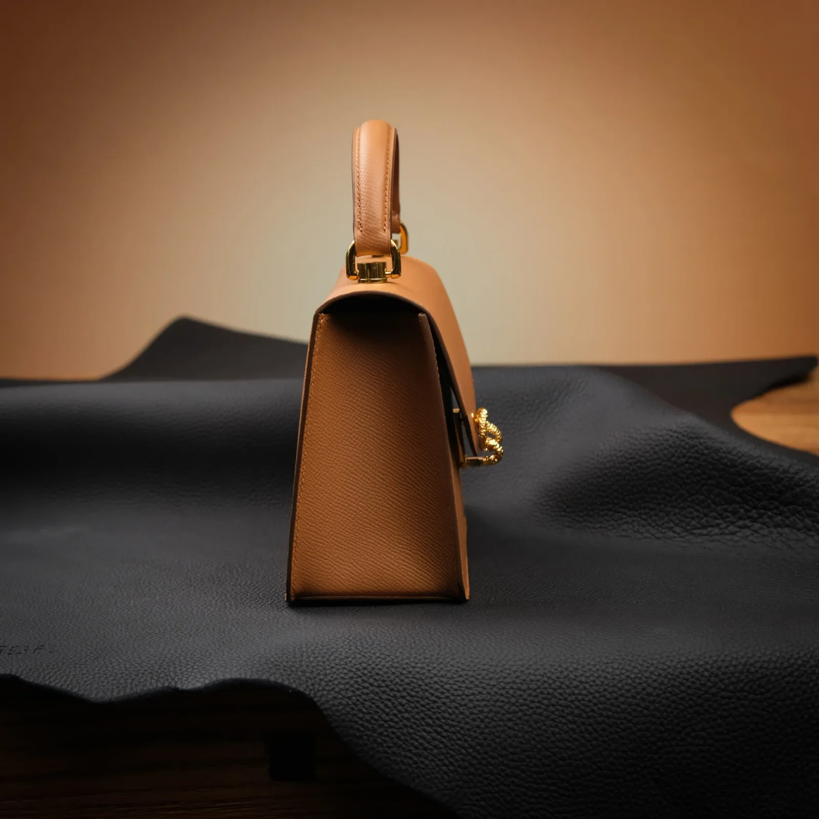 Ảnh Studio Túi Neo - Túi nữ Epsom Gold khóa vàng - Koi Leather