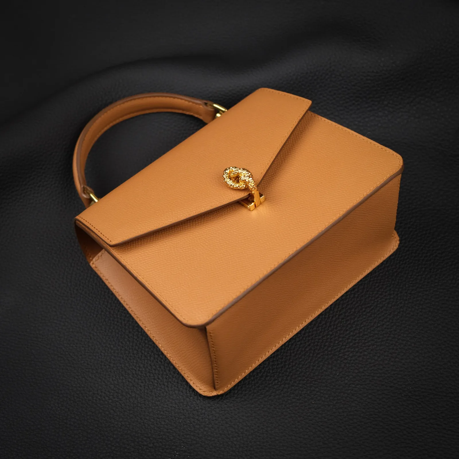 Ảnh Studio Túi Neo - Túi nữ Epsom Gold khóa vàng - Koi Leather