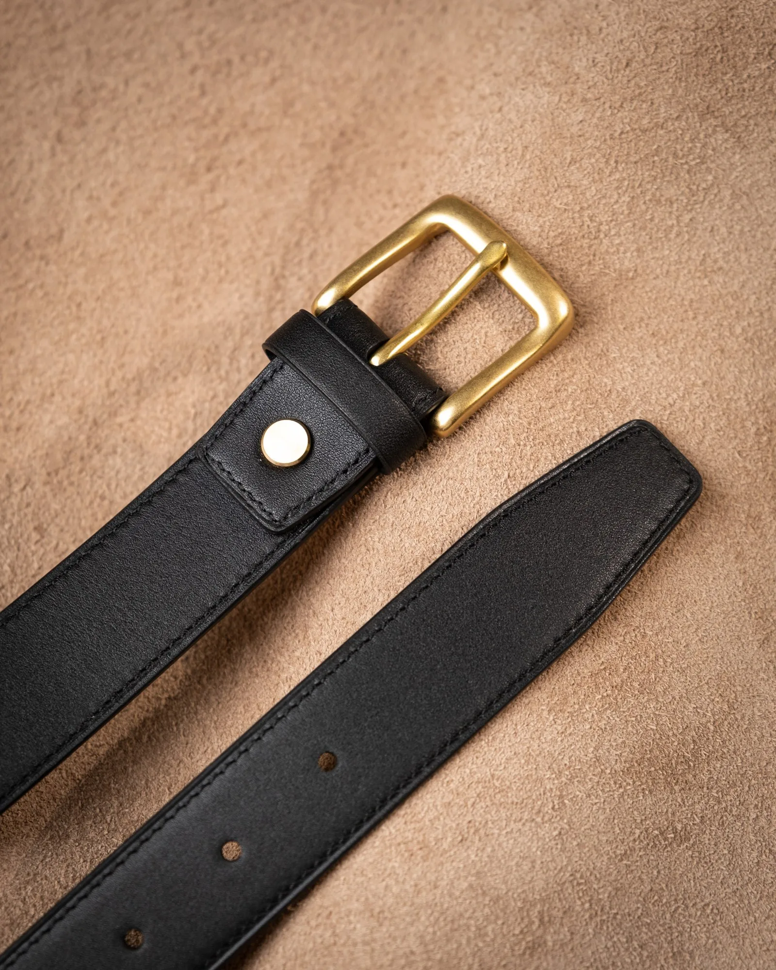 Ảnh Studio Dây lưng da trơn màu đen khóa kim màu vàng - Koi Leather