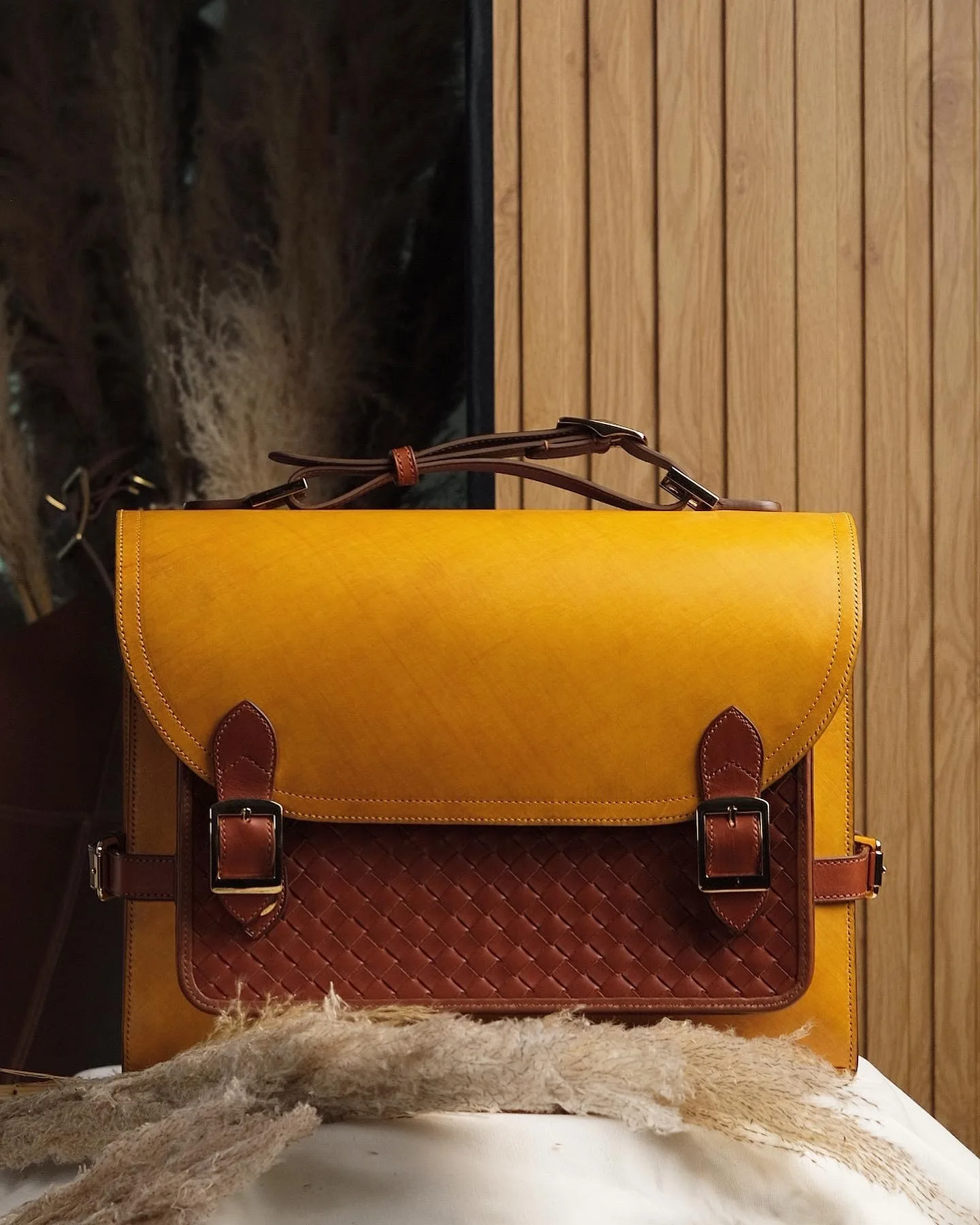 Ảnh Studio Túi OPPA Bag da bò Pueblo phối da đan - Koi Leather