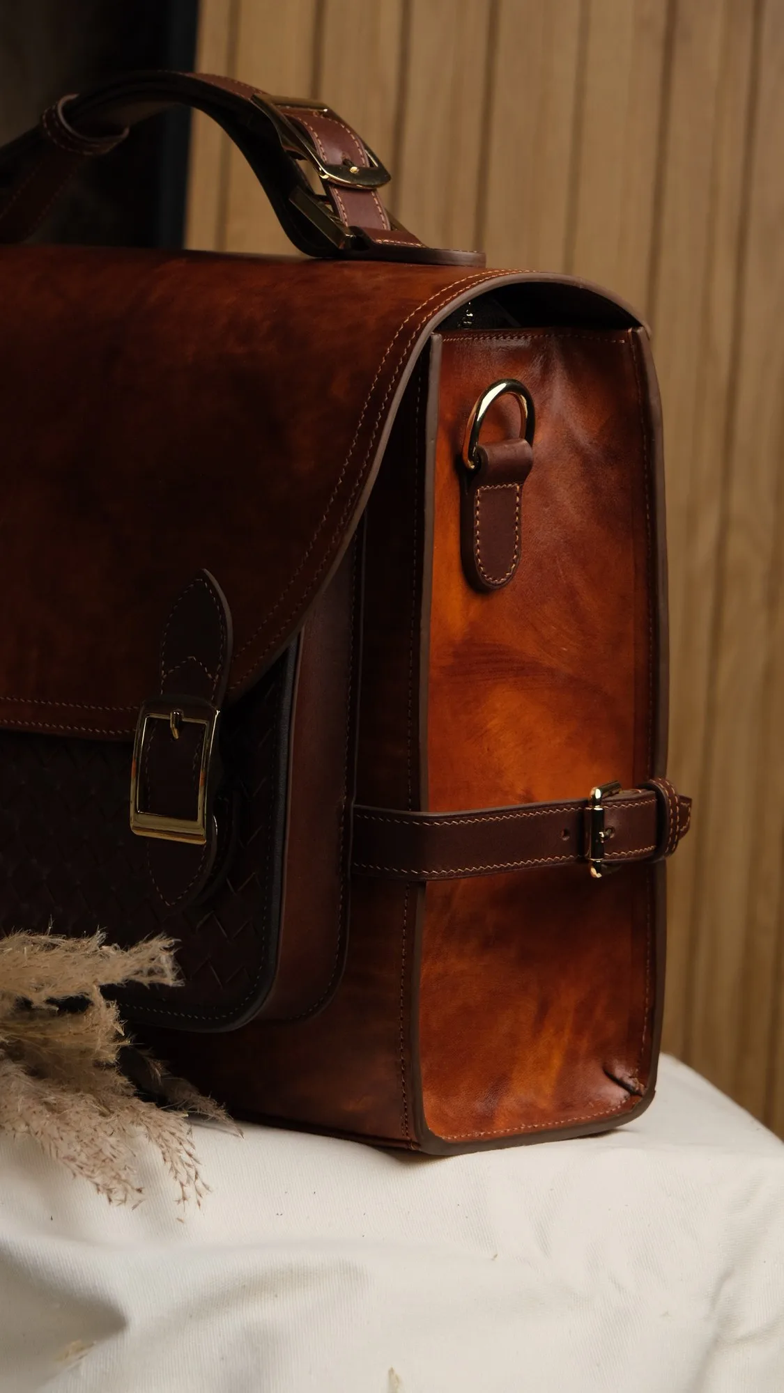 Ảnh Studio Túi OPPA Bag da bò Pueblo phối da đan - Koi Leather