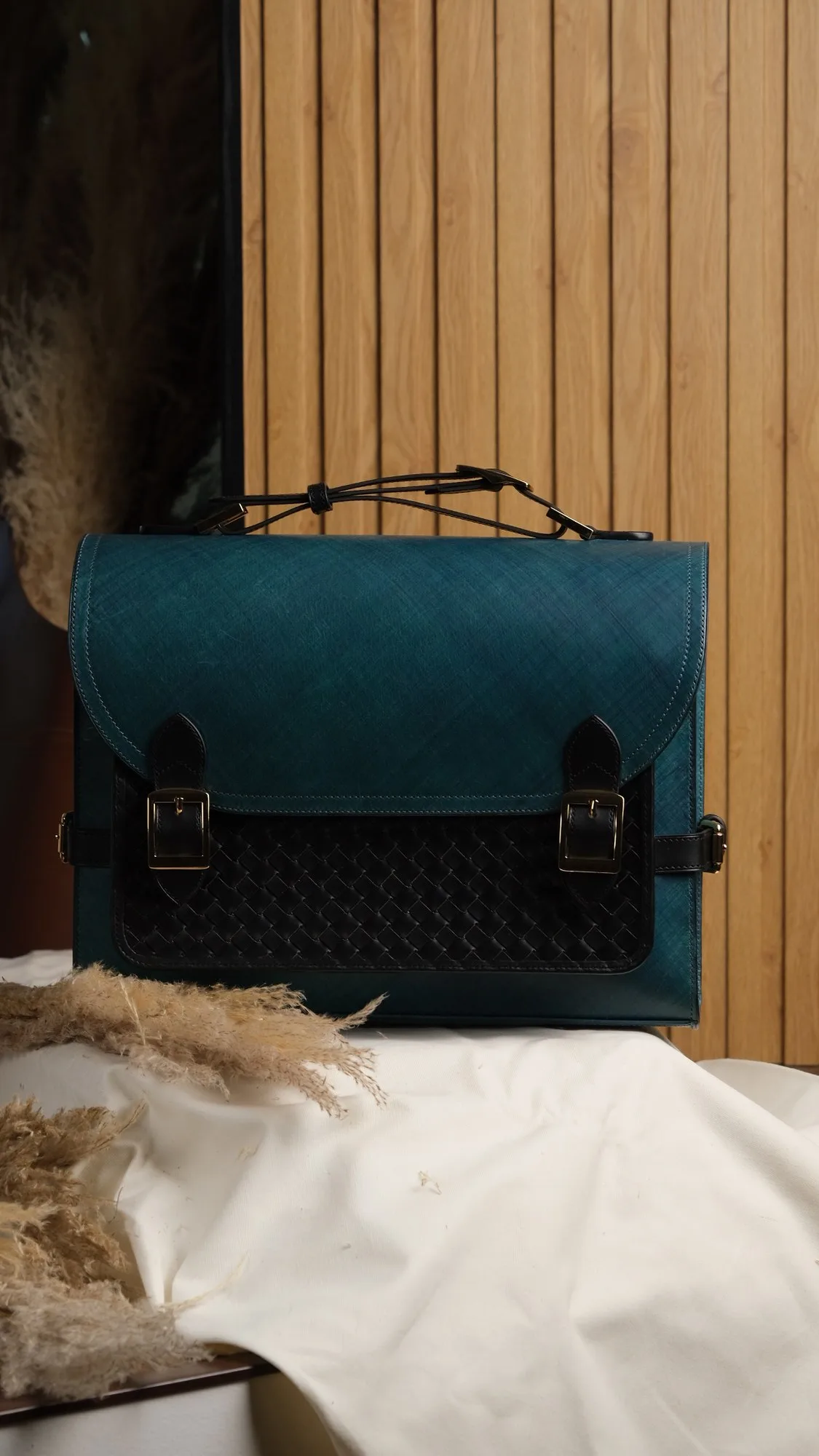 Ảnh Studio Túi OPPA Bag da bò Pueblo phối da đan - Koi Leather