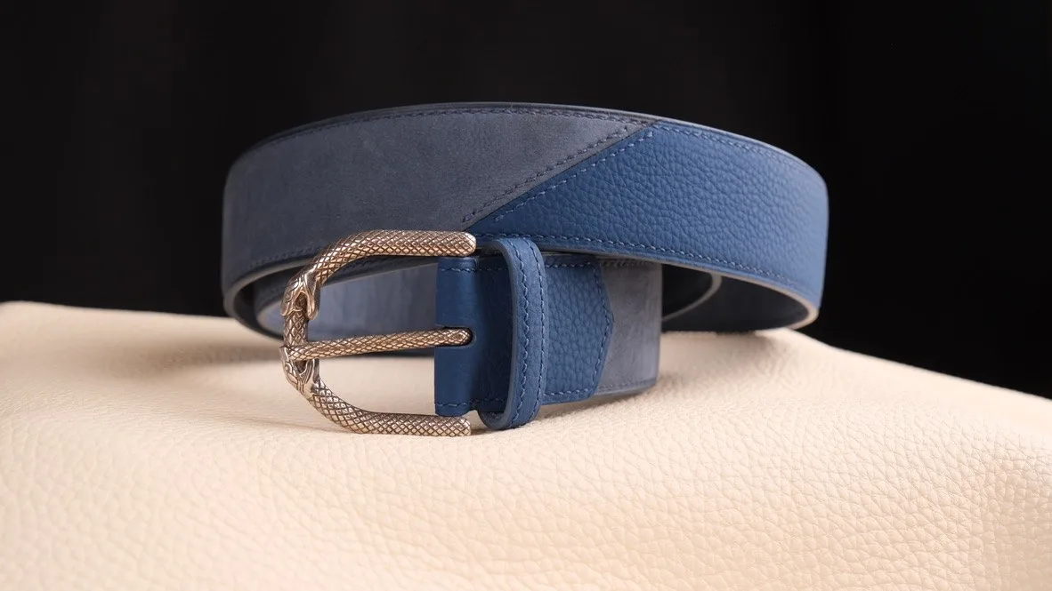 Ảnh Studio Dây lưng da Nubuck phối da bò hạt xanh navy khoá Ouroboros - Koi Leather
