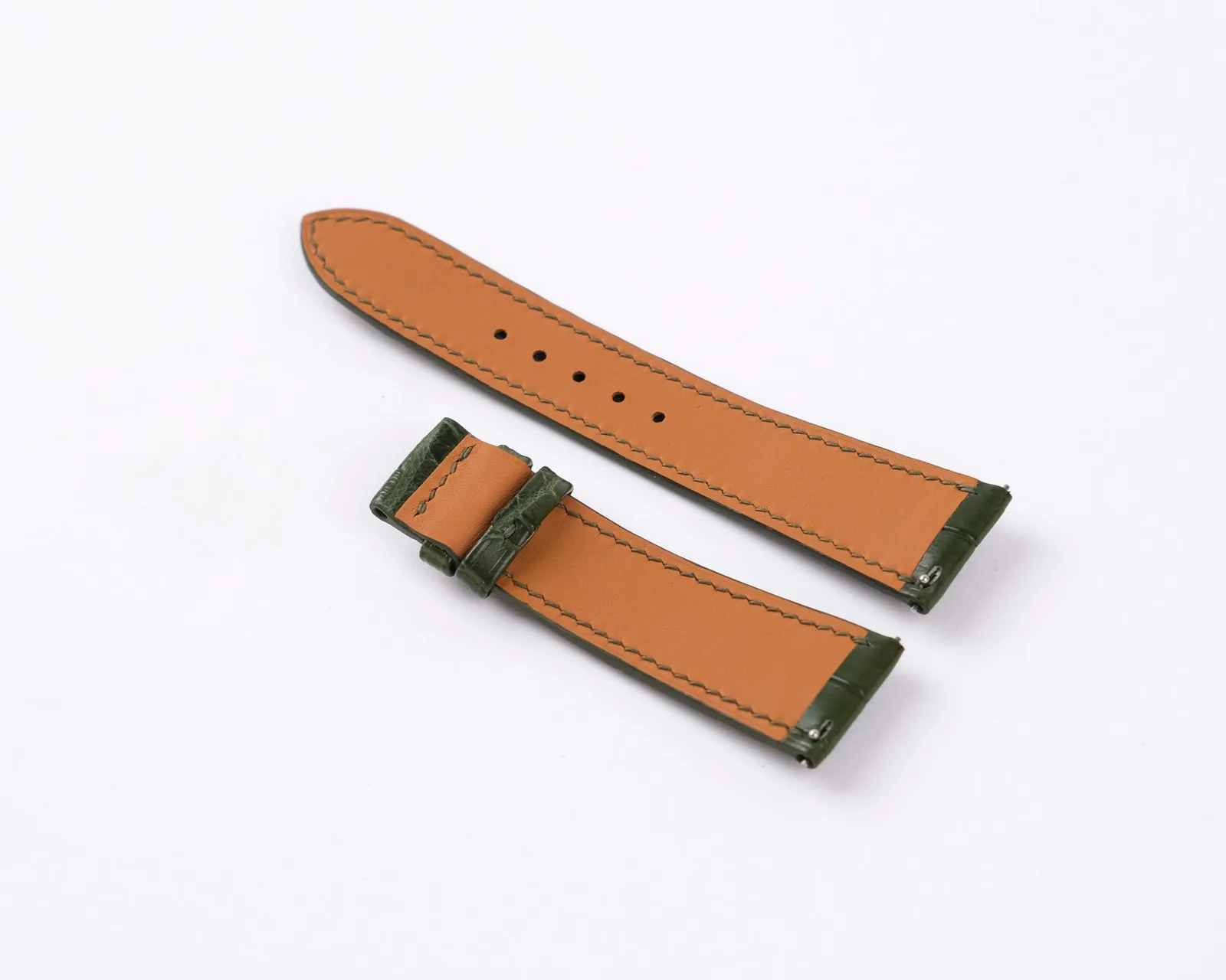 Ảnh Studio Dây đồng hồ da cá sấu màu xanh olive - Koi Leather