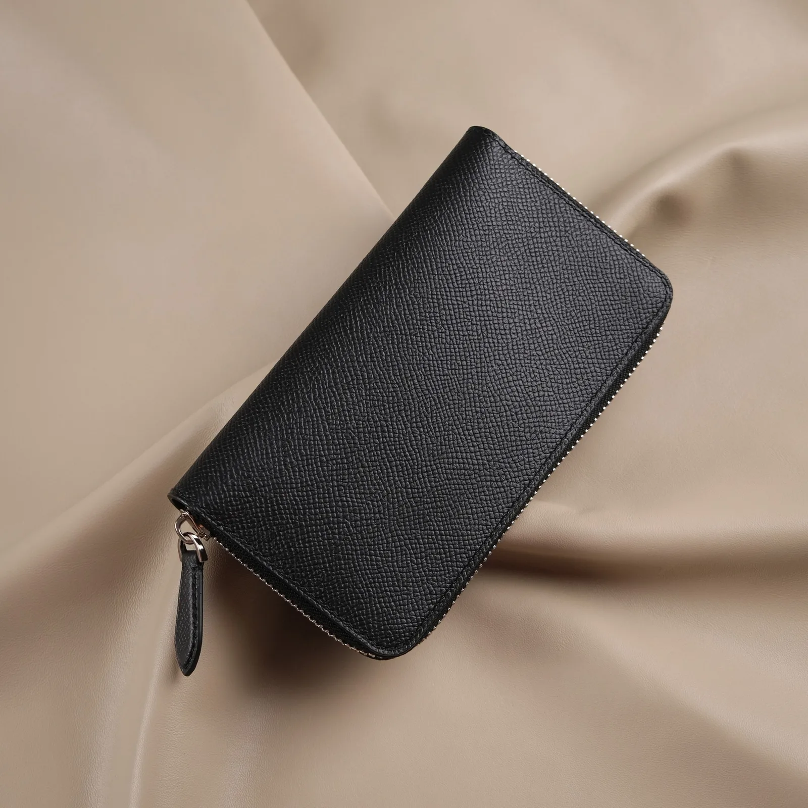 Ảnh Studio Bóp đựng bút da Epsom màu đen khoá zip - Koi Leather
