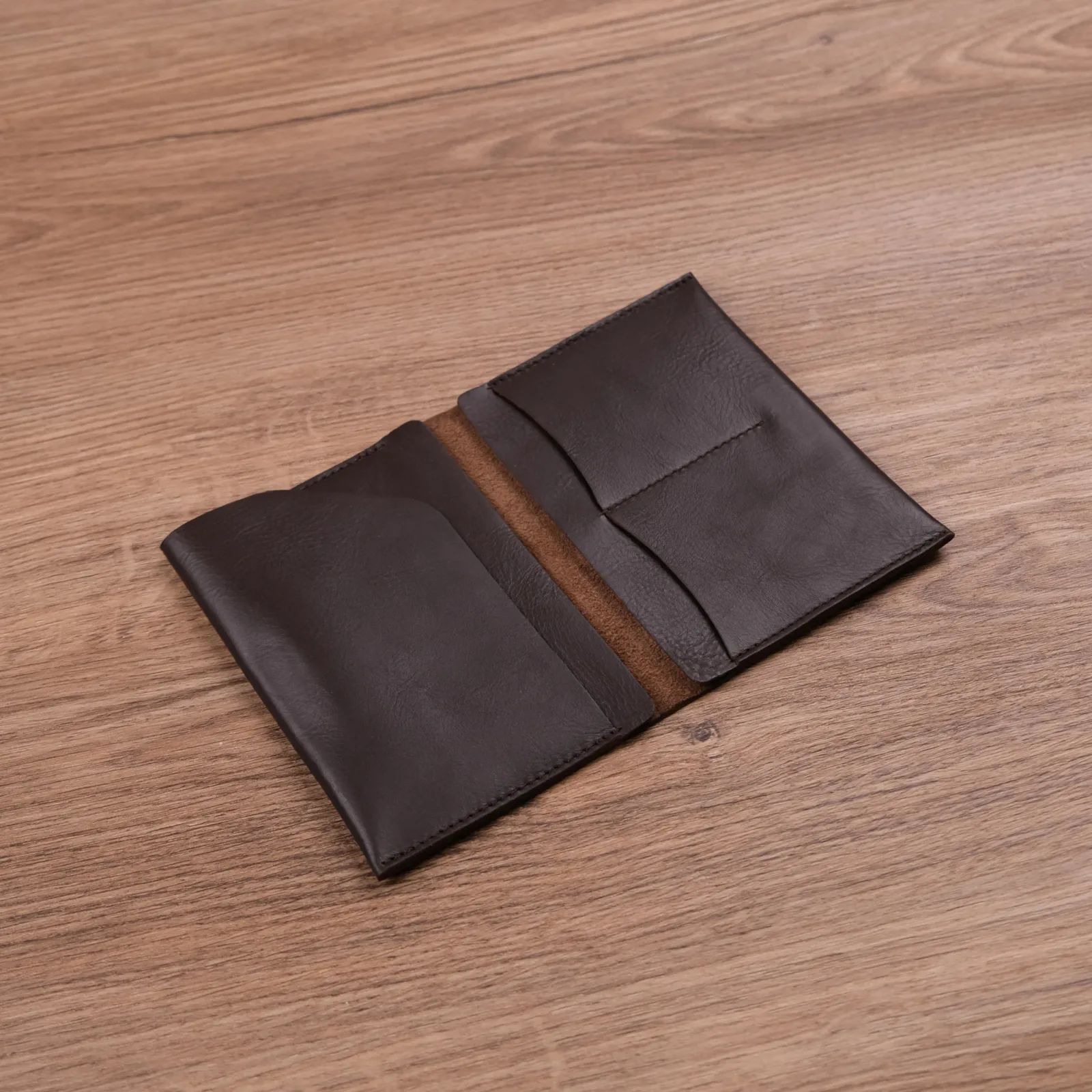 Ảnh Studio Passport cover - Koi Leather