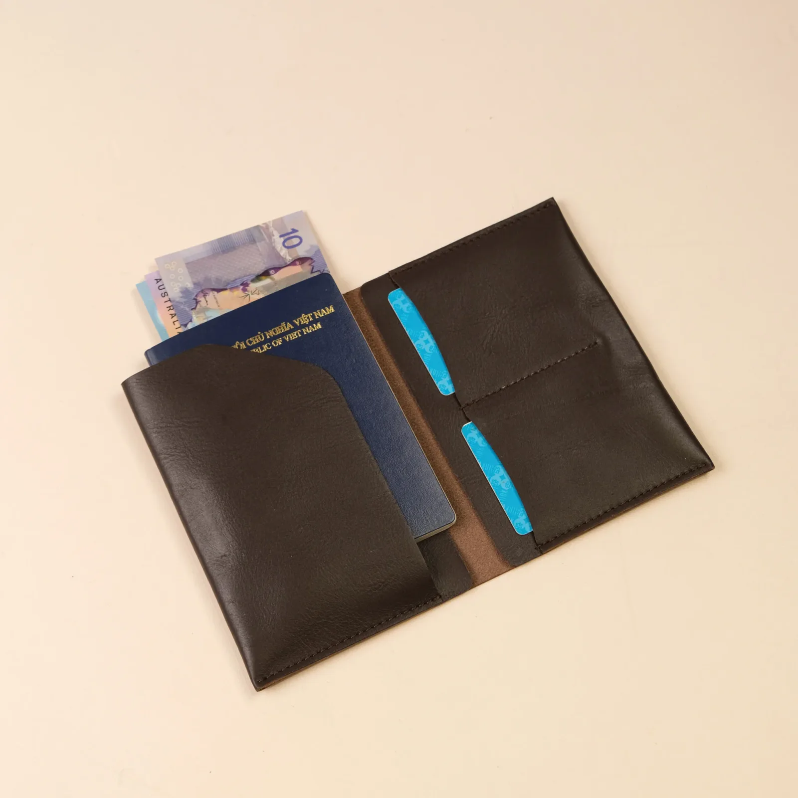 Ảnh Studio Passport cover - Koi Leather