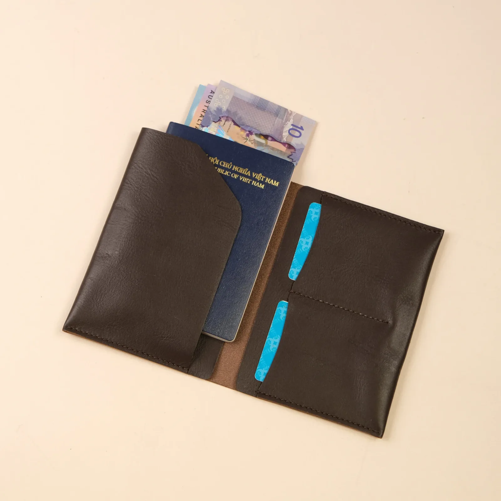 Ảnh Studio Passport cover - Koi Leather