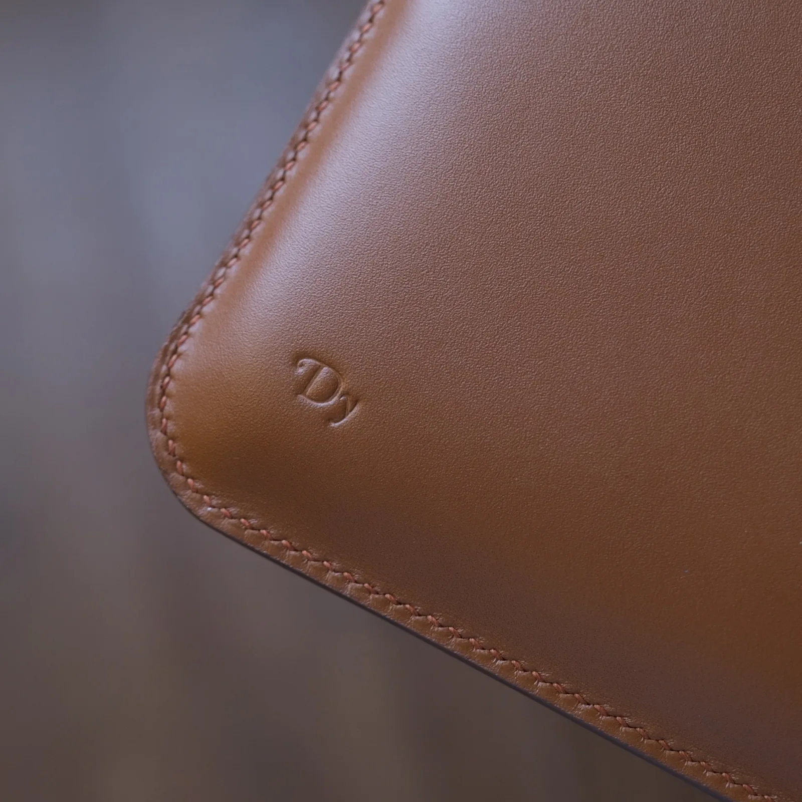 Ảnh Bao da laptop Bristo da Nappa phối Gold và Chocolate - Koi Leather
