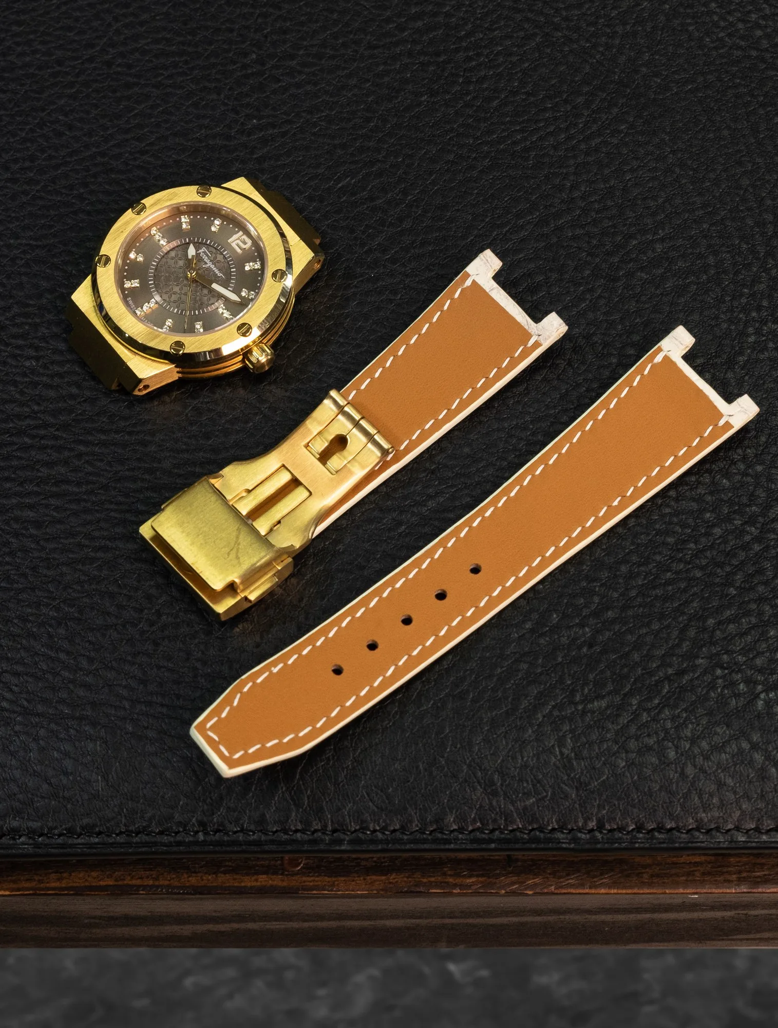 Ảnh Studio Dây đồng hồ da cá sấu trắng cho Ferragamo - Koi Leather