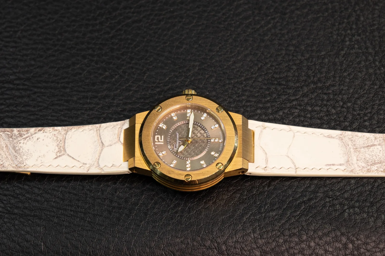 Ảnh Studio Dây đồng hồ da cá sấu trắng cho Ferragamo - Koi Leather