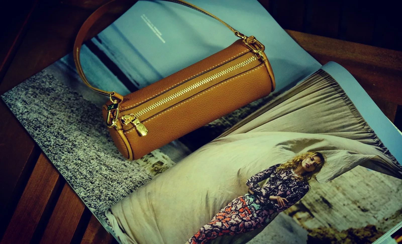 Ảnh Studio Túi trống mini da Togo màu gold quai đeo vai - Koi Leather