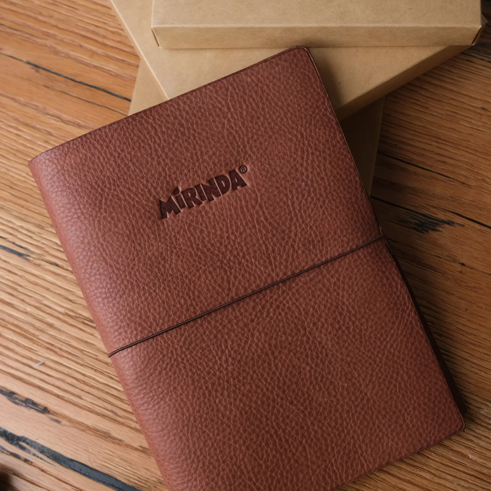 Ảnh Studio Bìa sổ Miranda - KOI Leather