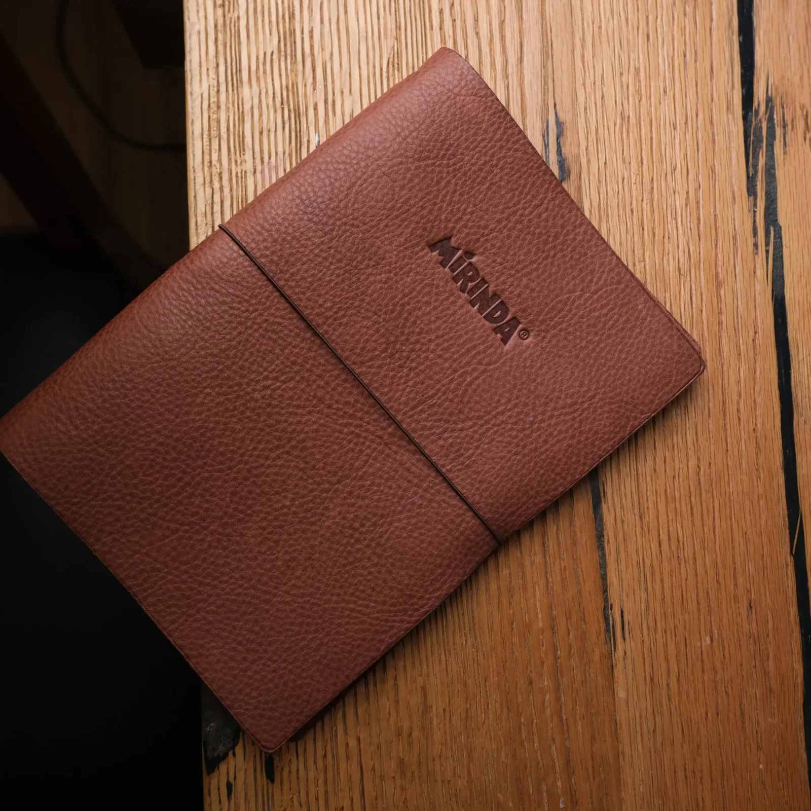 Ảnh Studio Bìa sổ Miranda - KOI Leather