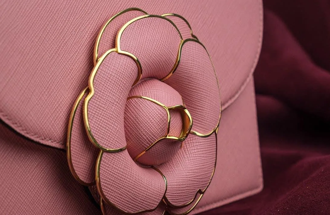 Túi Thiết Kế Riêng Hoa Trà - Da Epsom - 22 x 15 - Pink - Hình 3