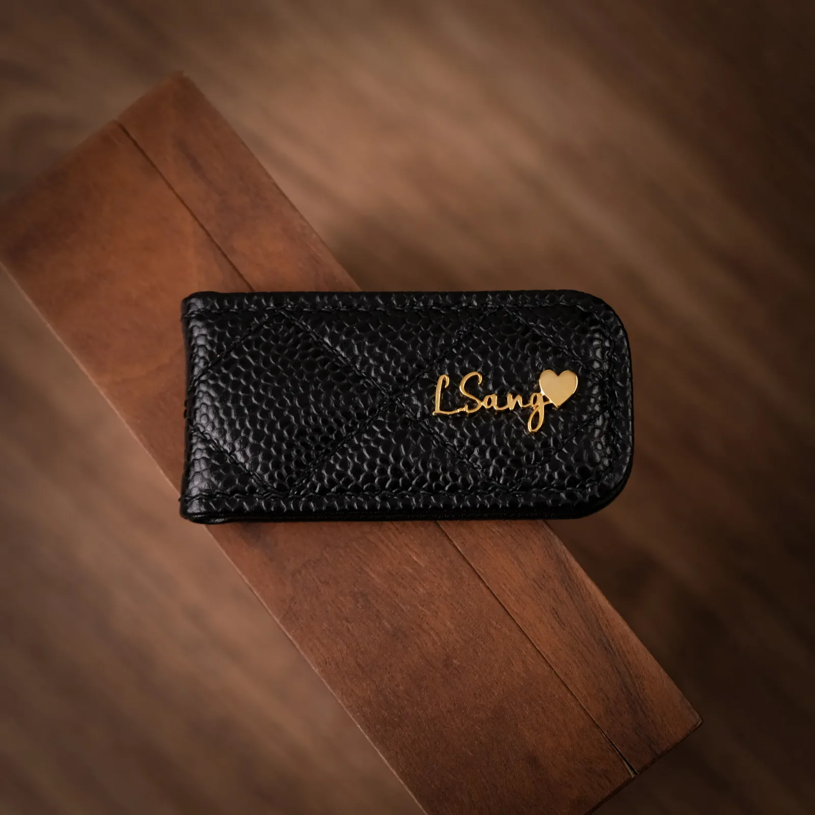 Ảnh Studio Money Clip - KOI Leather