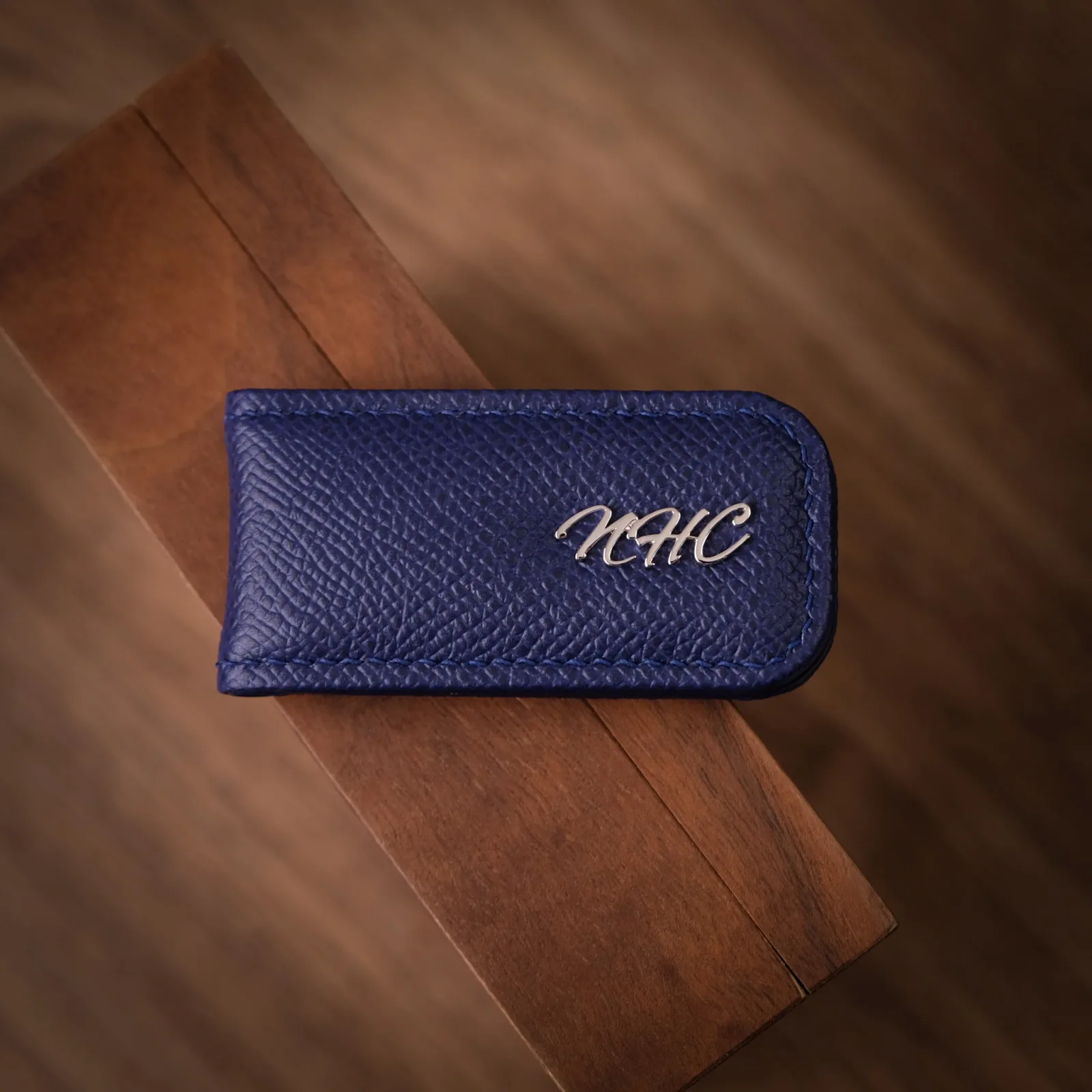 Ảnh Studio Money Clip - KOI Leather