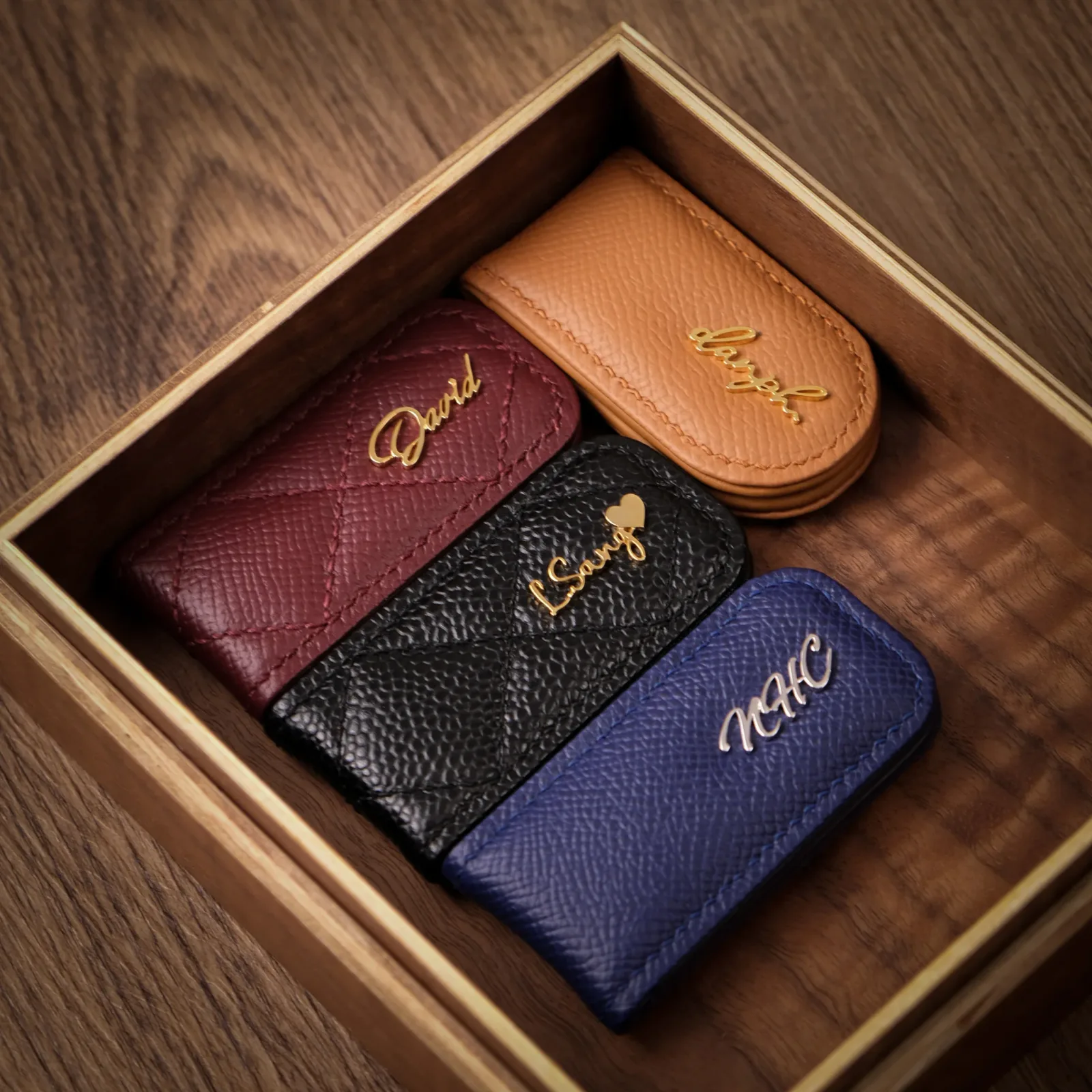 Ảnh Studio Money Clip - KOI Leather