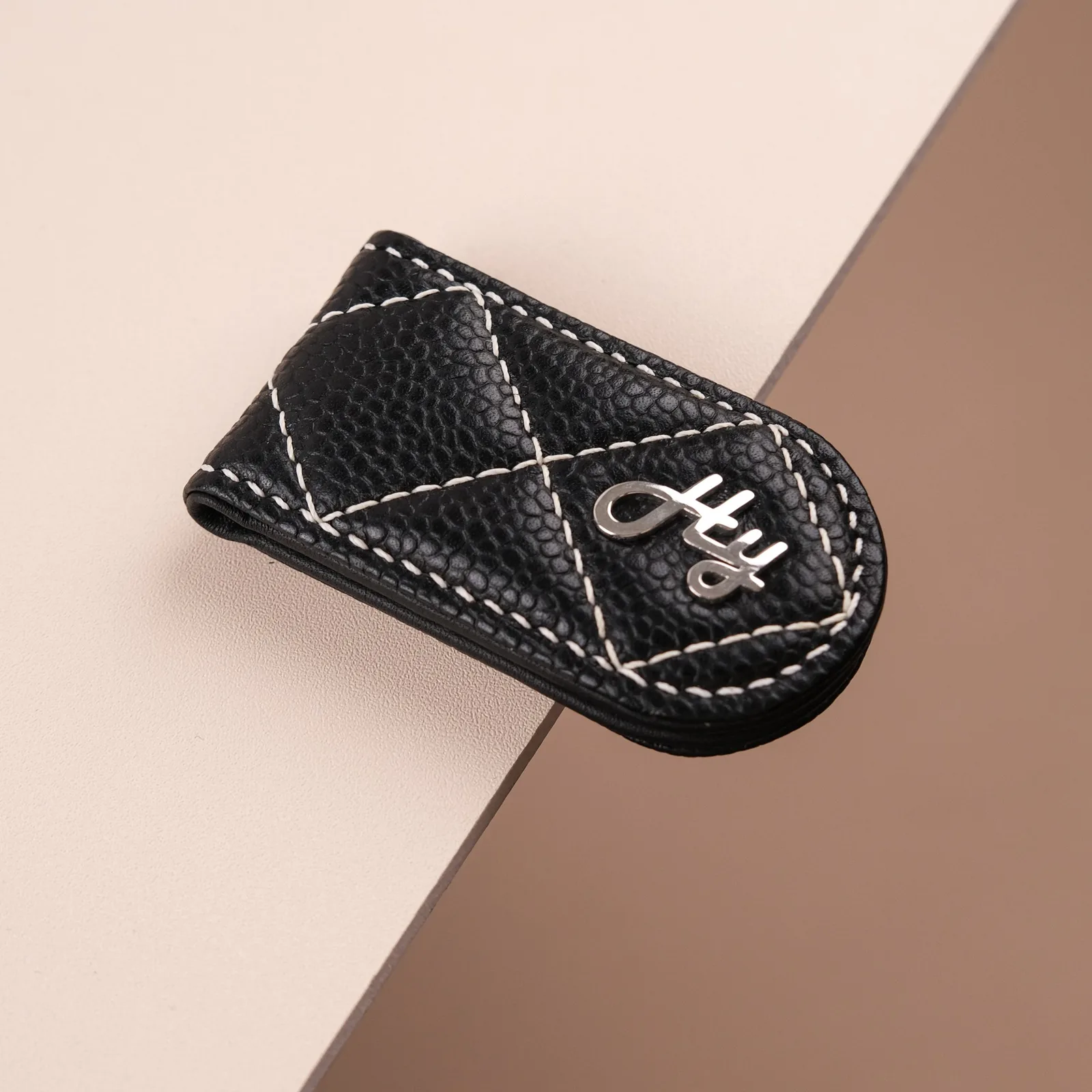Ảnh Studio Kẹp tiền nam châm da Caviar và Swift chần trám - Koi Leather