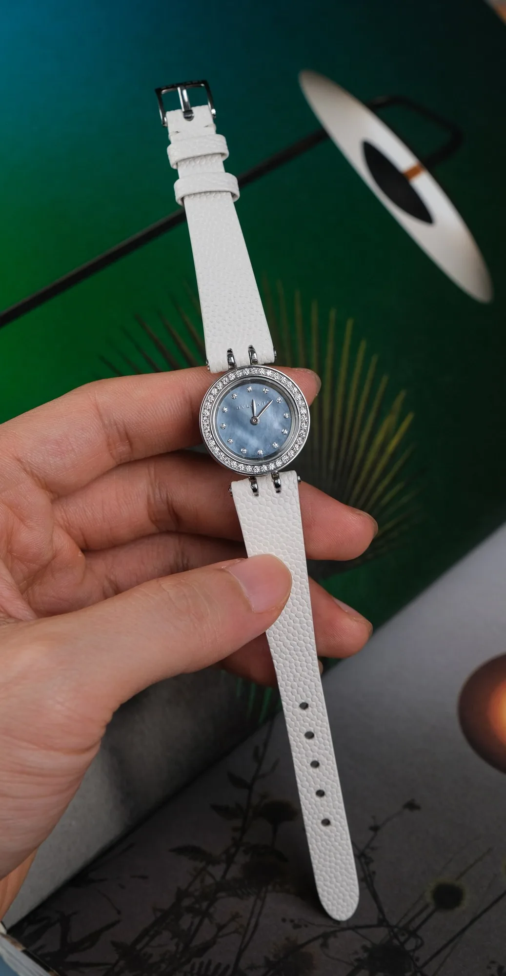 Ảnh Lifestyle Dây đồng hồ da Caviar trắng cho Bvlgari B.zero1 - Koi Leather