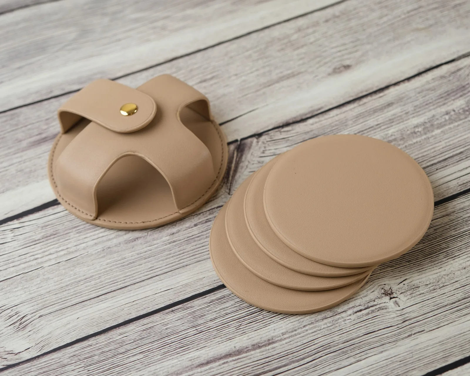 Ảnh Studio Bộ lót ly da Nappa kèm khay giữ nút bấm - Koi Leather