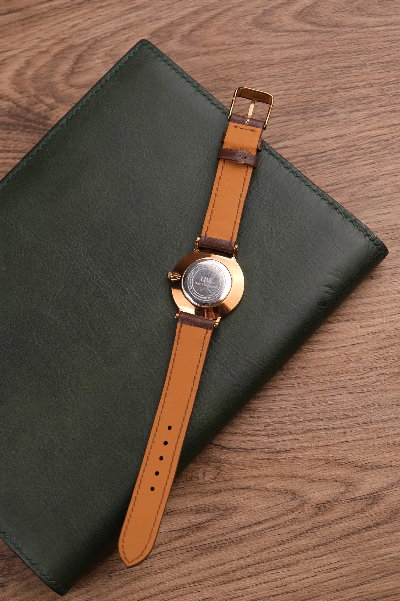 Ảnh Studio dây đồng hồ - KOI Leather
