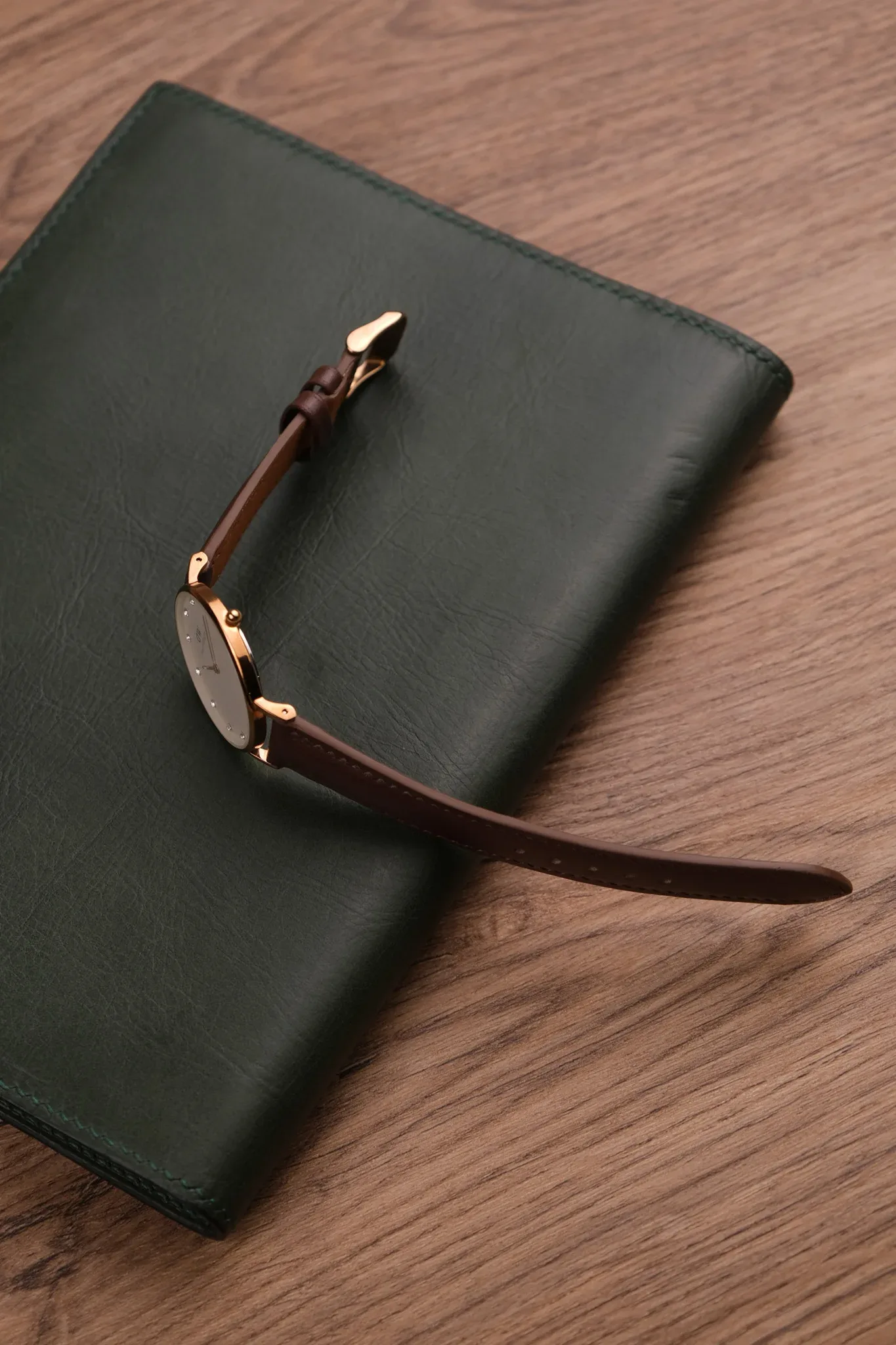 Ảnh Studio dây đồng hồ - KOI Leather