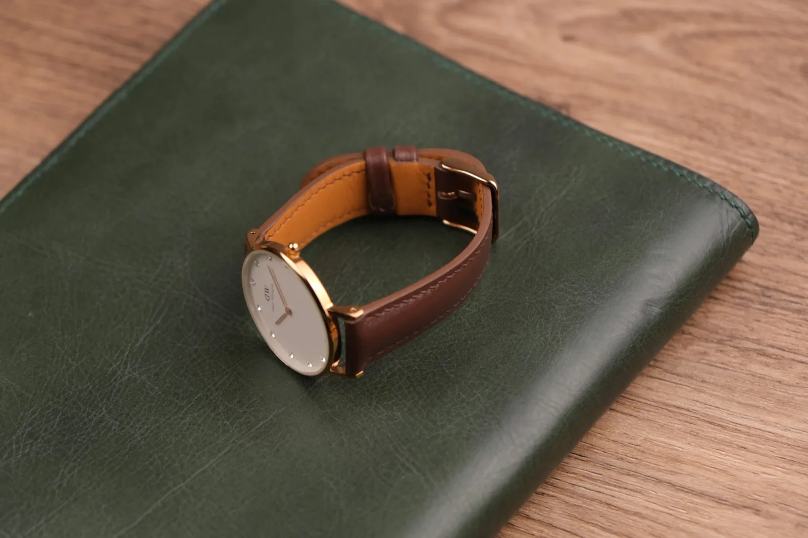Ảnh Studio dây đồng hồ - KOI Leather