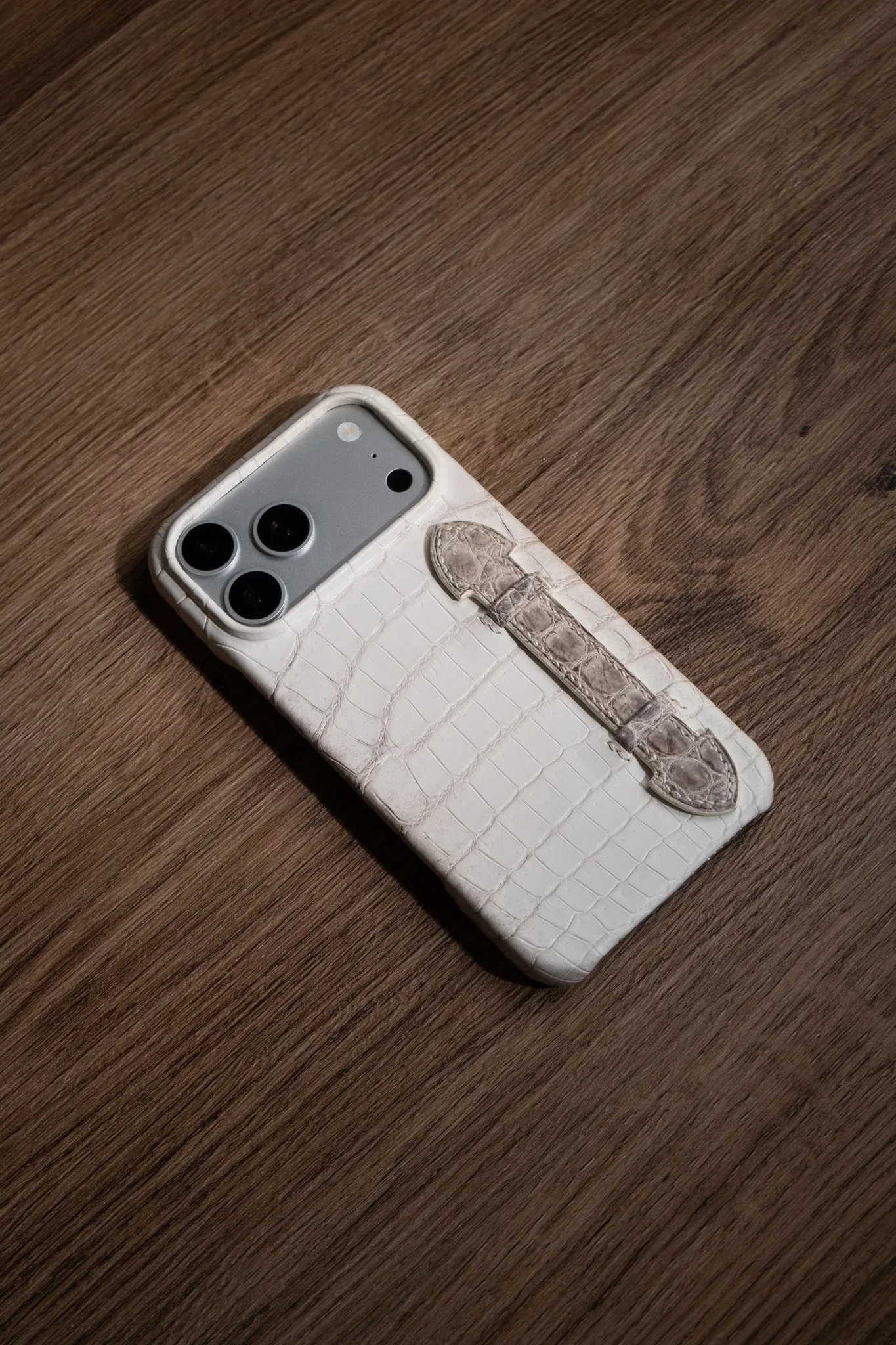 Ảnh Studio Ốp iphone Hima - Koi Leather