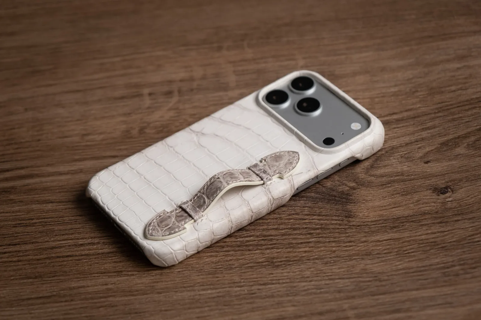 Ảnh Studio Ốp iphone Hima - Koi Leather