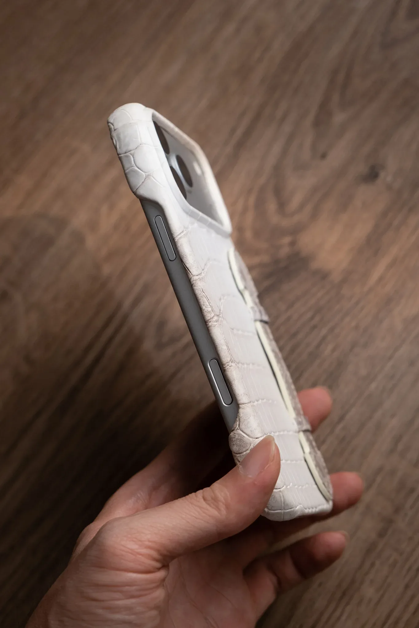 Ảnh Studio Ốp iphone Hima - Koi Leather