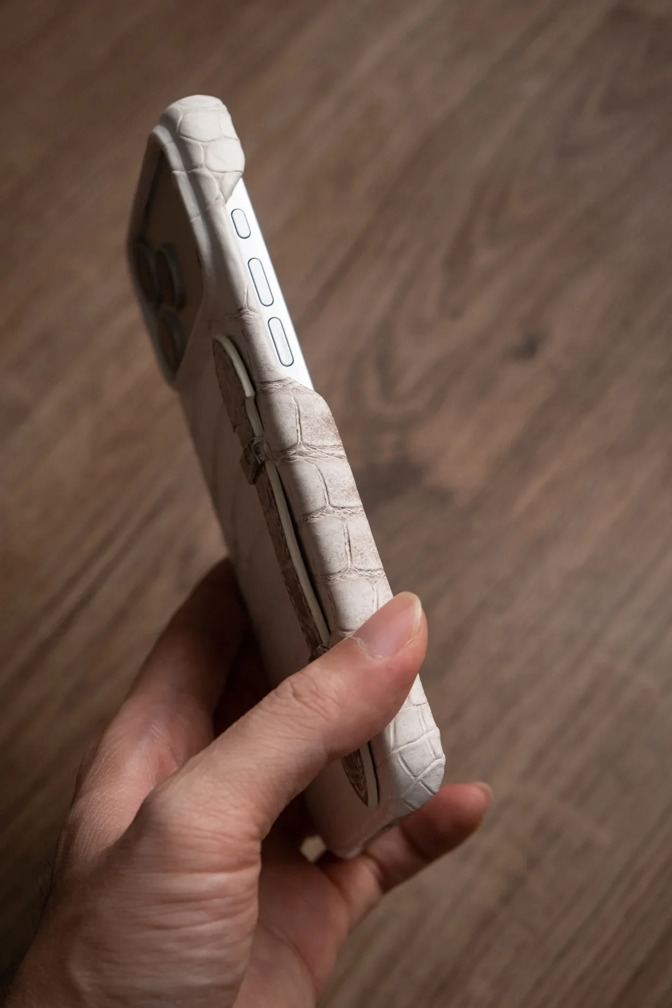 Ảnh Studio Ốp iphone Hima - Koi Leather