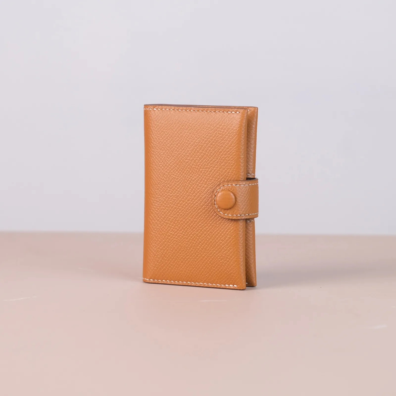 Ảnh Studio Ví đựng thẻ da Epsom màu Gold quai cài nút bấm - Koi Leather