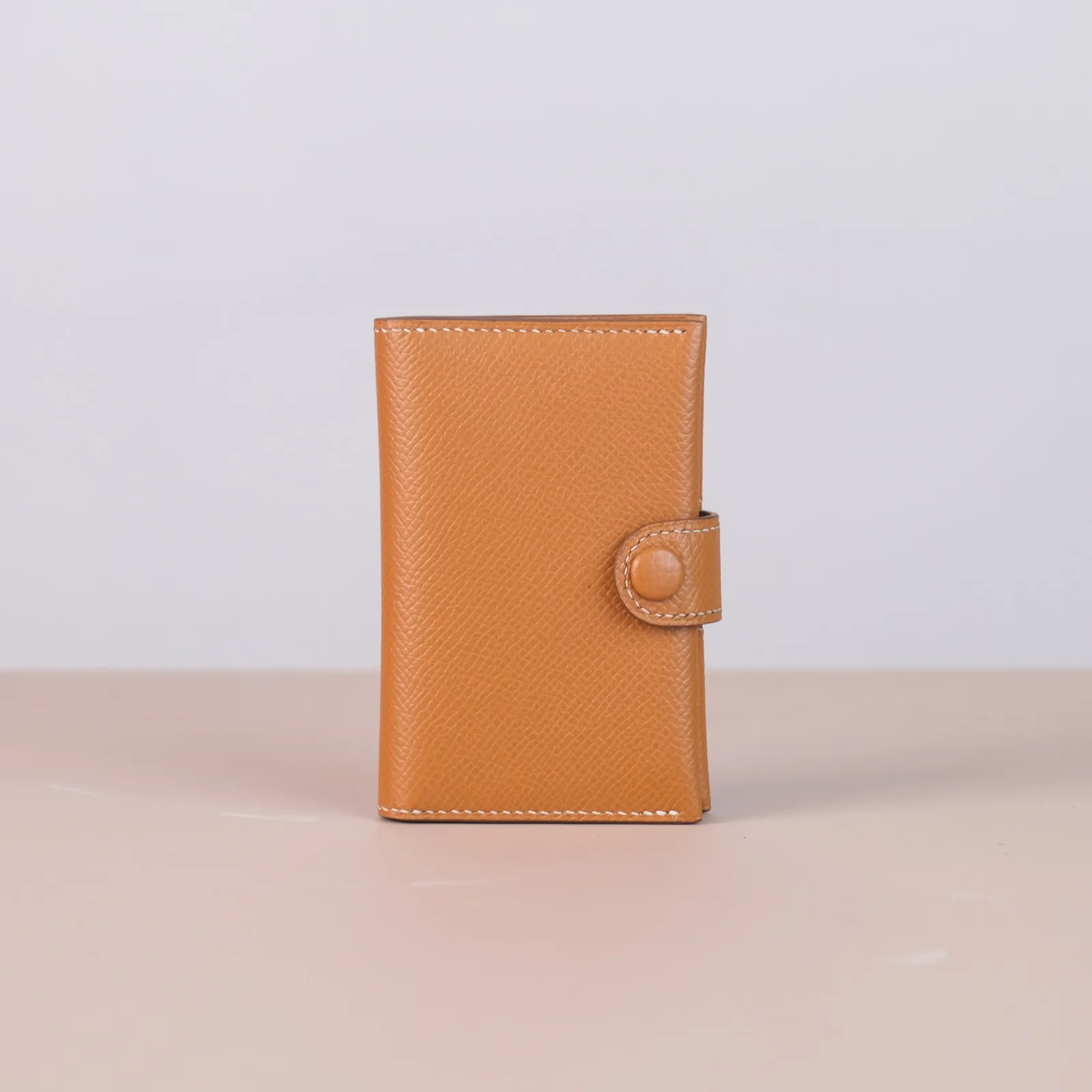 Ảnh Studio Ví đựng thẻ da Epsom màu Gold quai cài nút bấm - Koi Leather