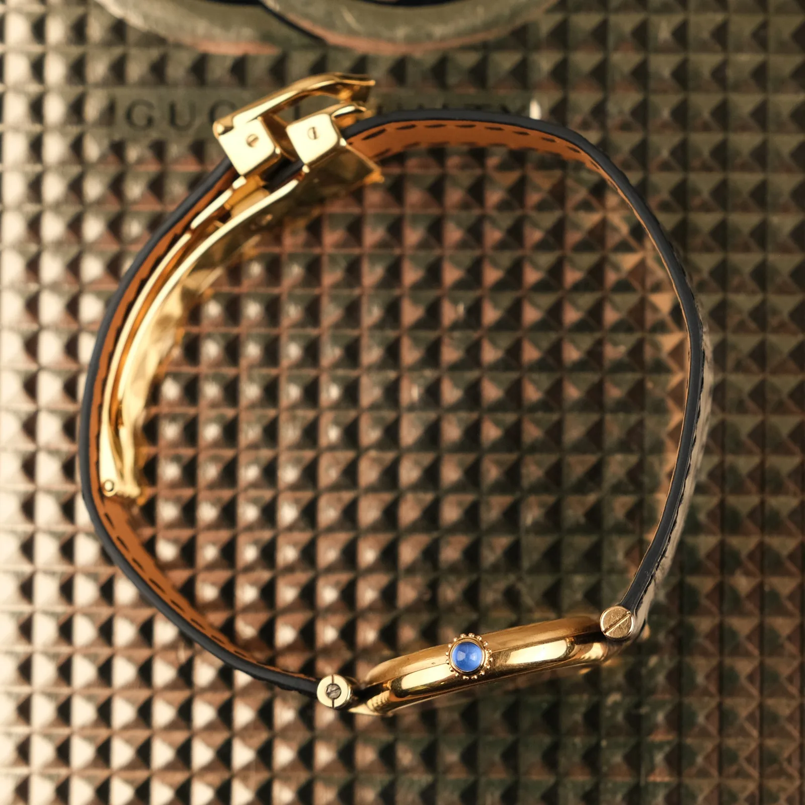 Ảnh Studio Dây đồng hồ da cá sấu cho Cartier Vendôme màu đen - Koi Leather