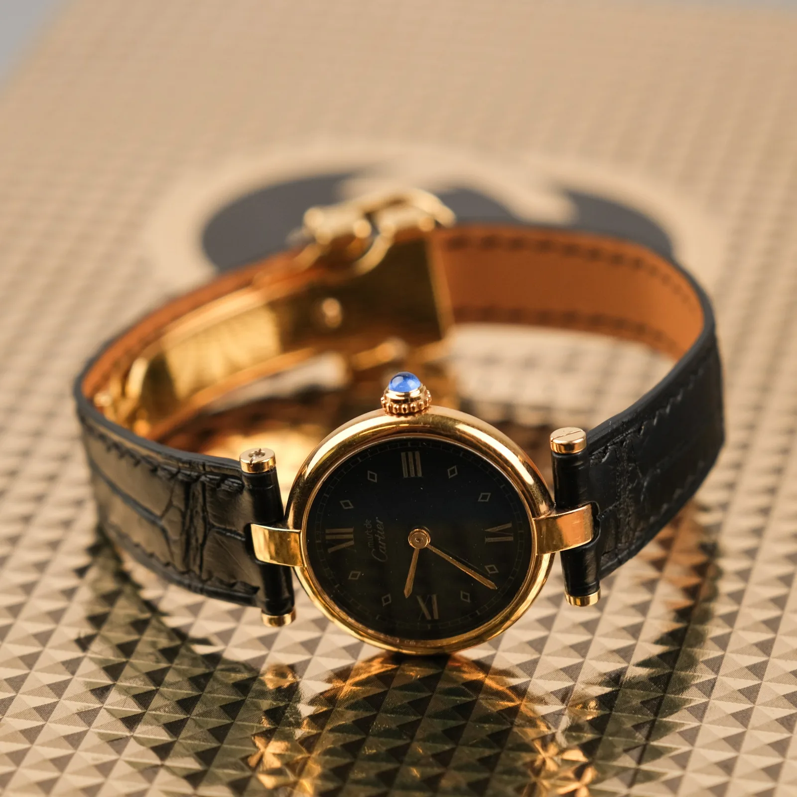 Ảnh Studio Dây đồng hồ da cá sấu cho Cartier Vendôme màu đen - Koi Leather