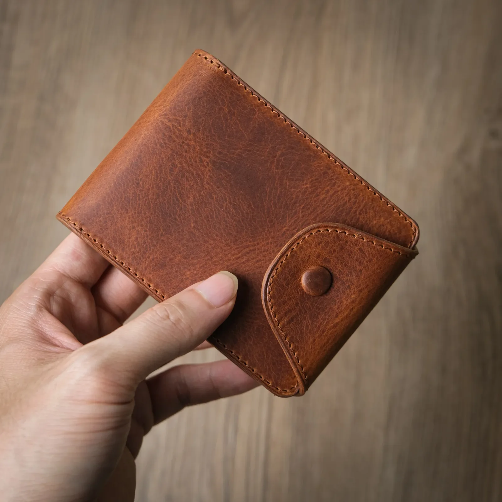 Ảnh Studio Snap Wallet Waxi Brown - Koi Leather
