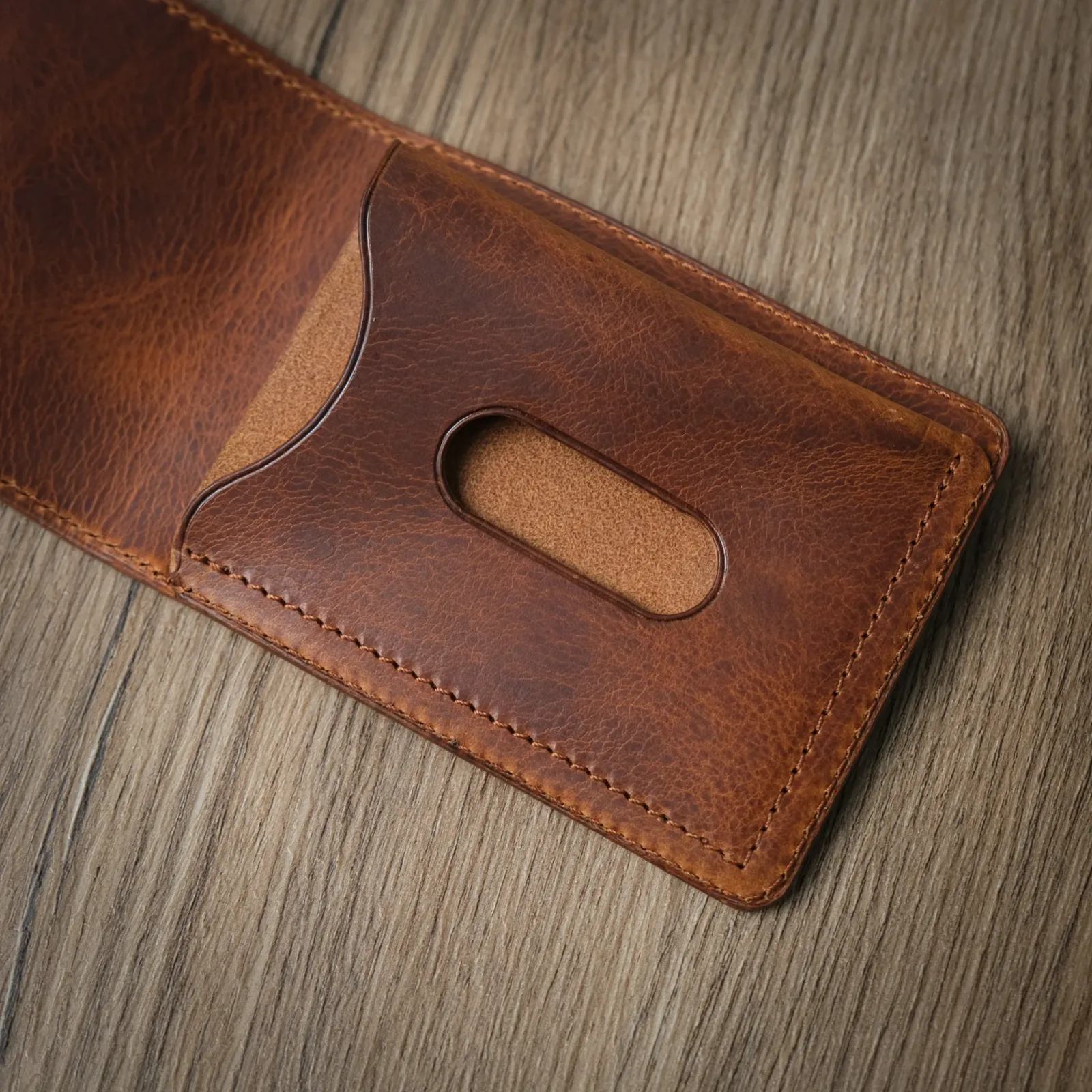 Ảnh Studio Snap Wallet Waxi Brown - Koi Leather