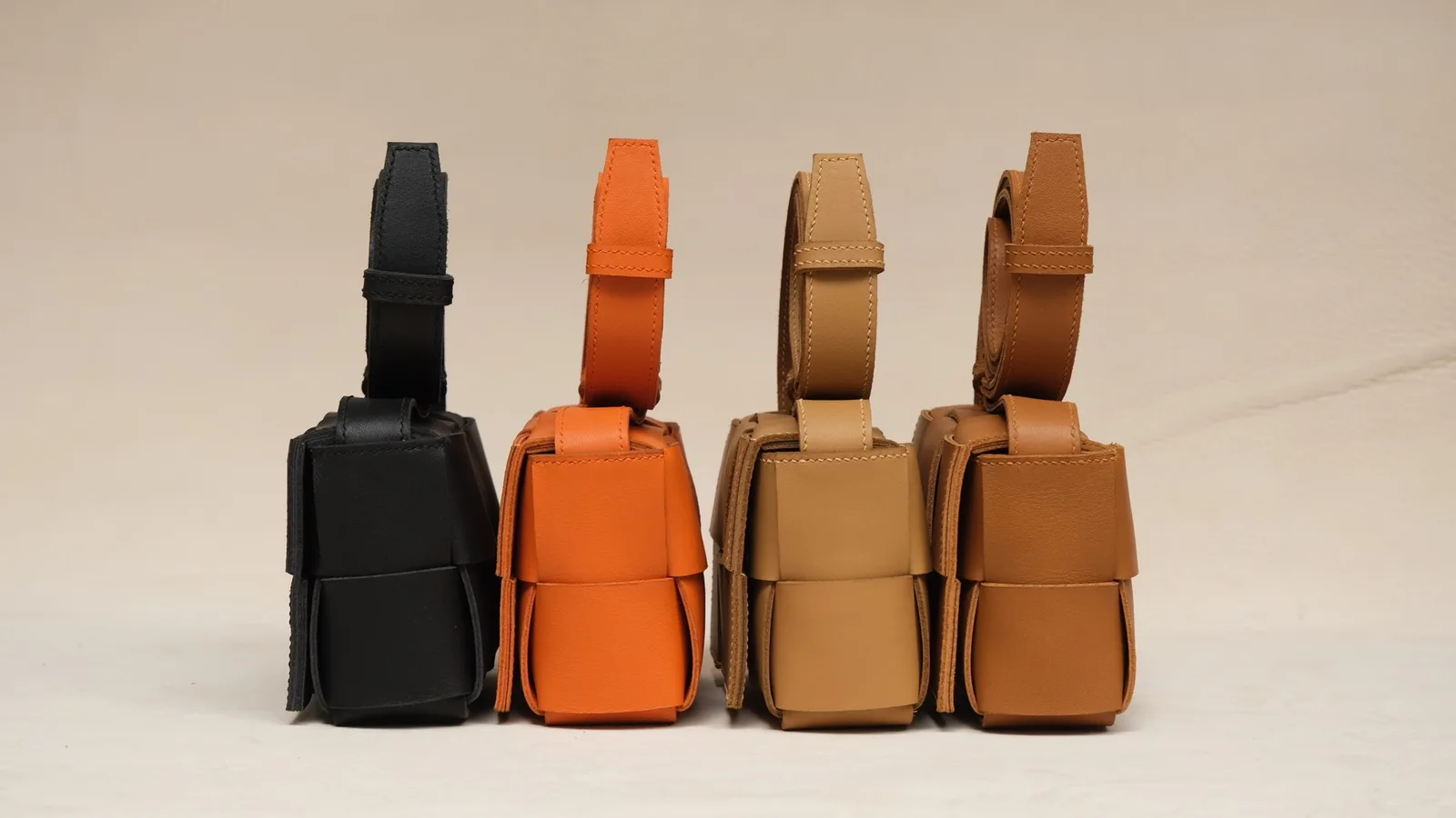 Ảnh Studio Túi đeo chéo da bò đan nan vuông mini nắp gập - Koi Leather