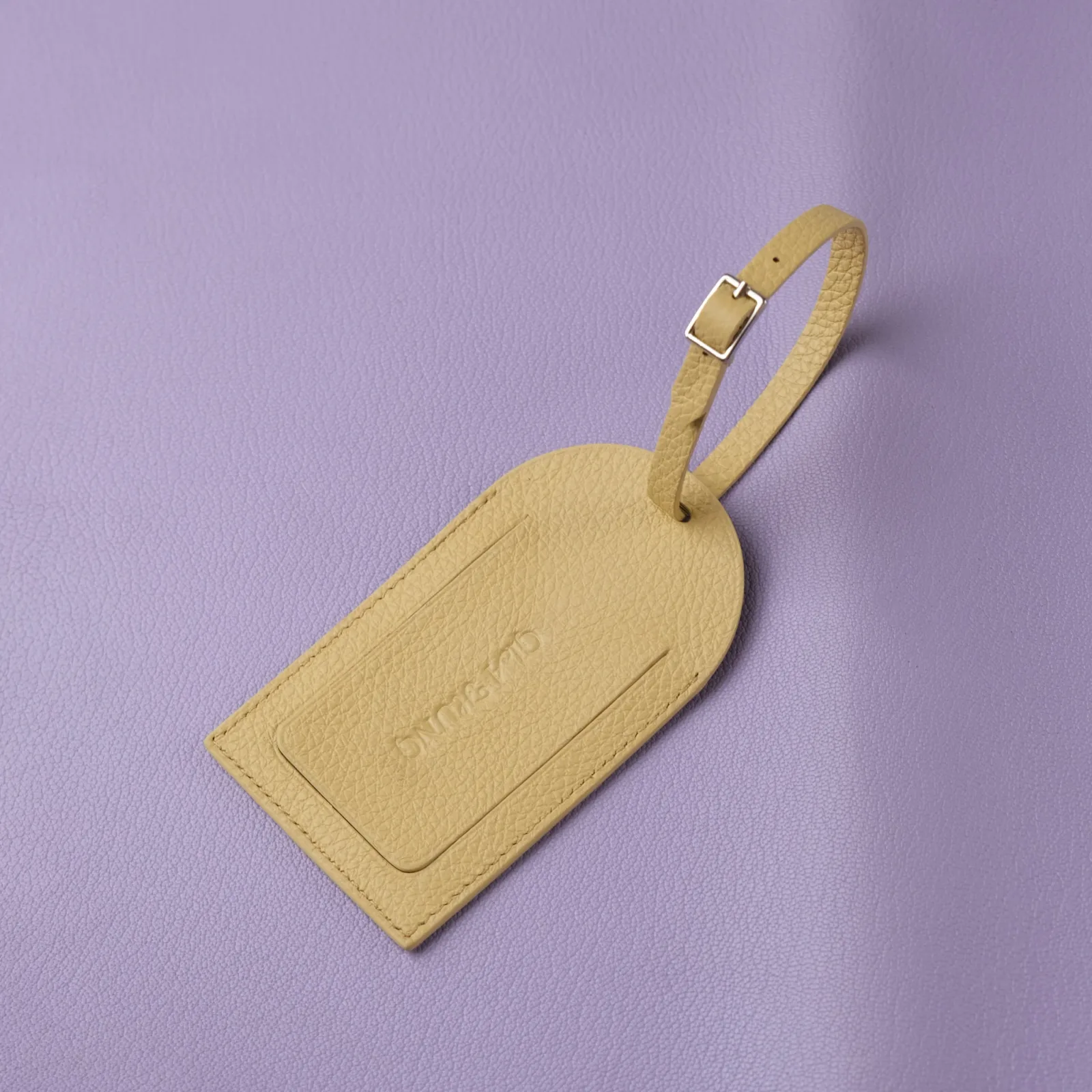 Ảnh Studio Tag Vali - Koi Leather