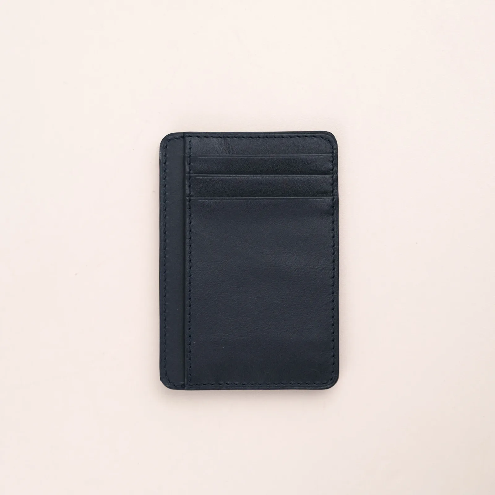 Ảnh Studio Ví Amazone - KOI Leather