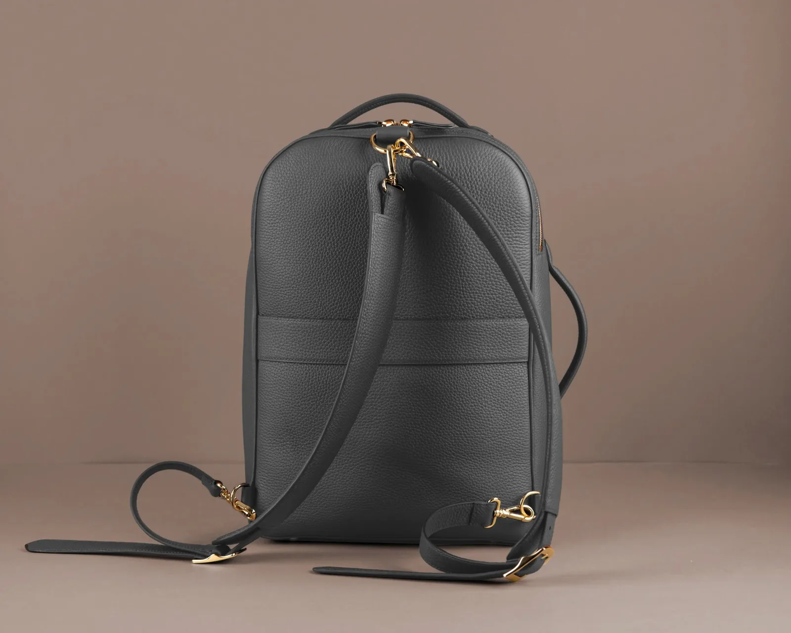 Ảnh Studio Balo da bò Togo màu xám Etain quai xách đa năng - Koi Leather