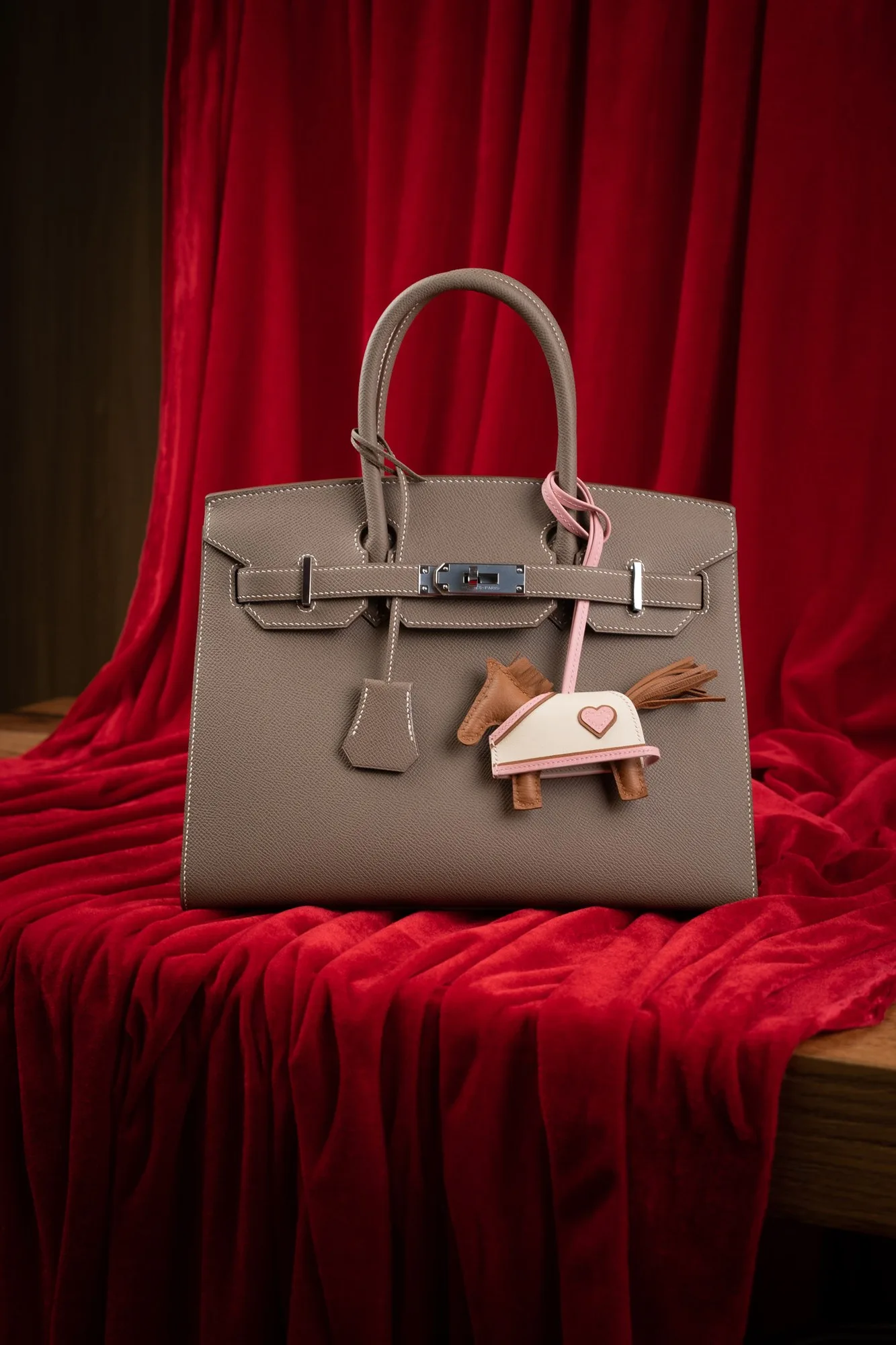 Ảnh Studio Túi xách da Epsom dáng hộp quai đôi 30cm màu Etoupe - Koi Leather