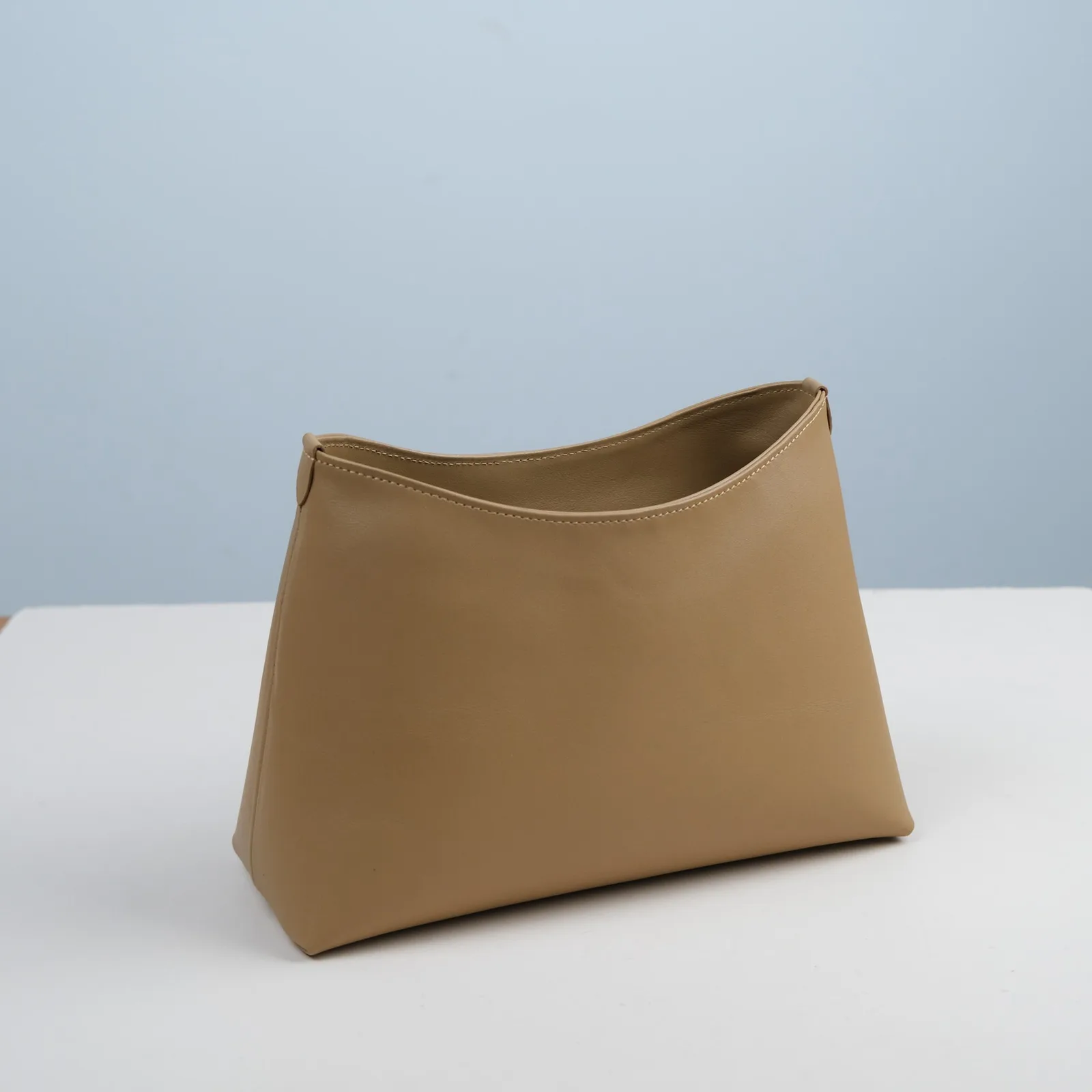 Ảnh Studio Túi lót da Nappa màu Cappuccino - Koi Leather