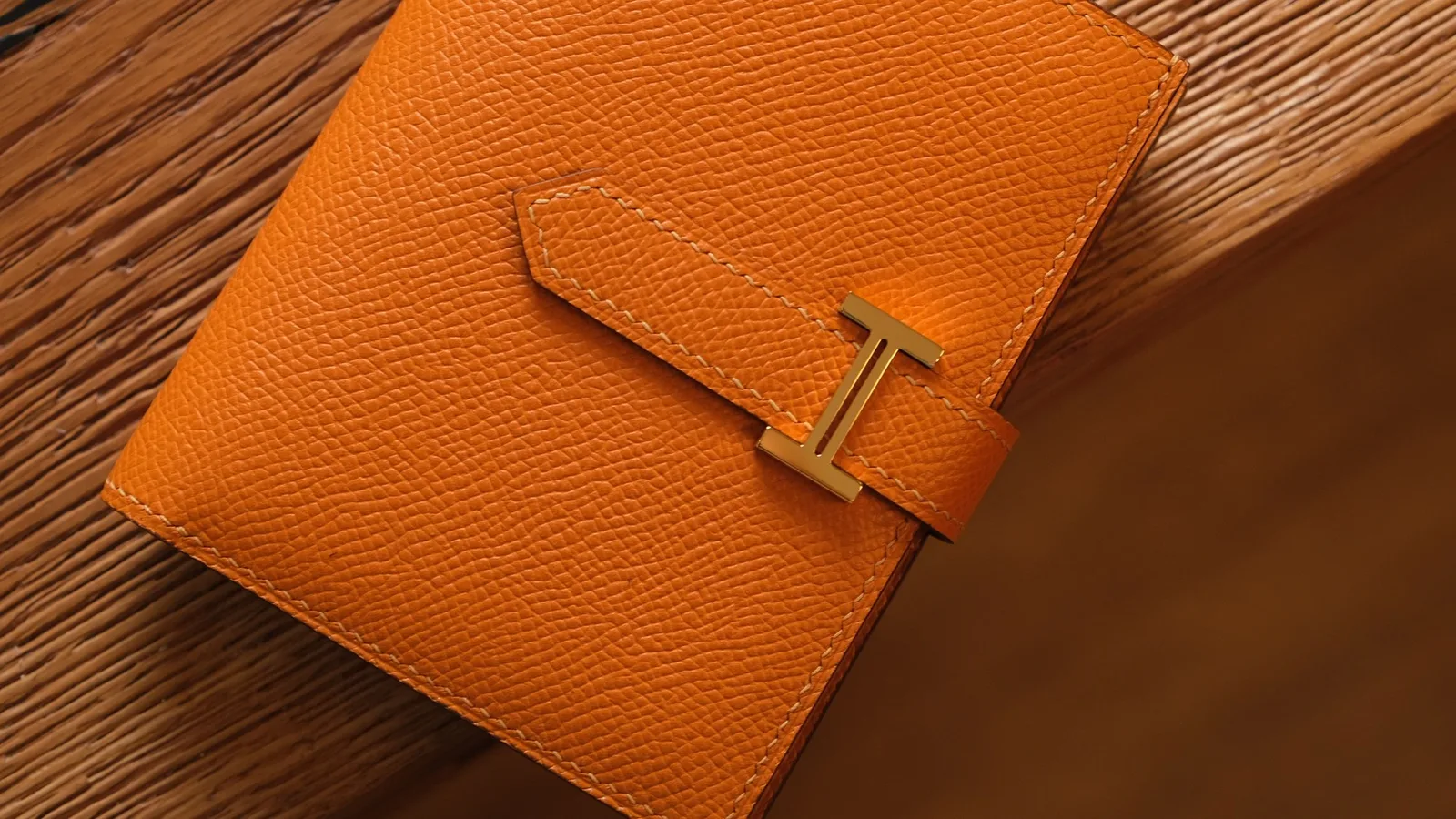 Ảnh Studio Ví gập nhỏ da Epsom màu cam quai cài chữ H - Koi Leather